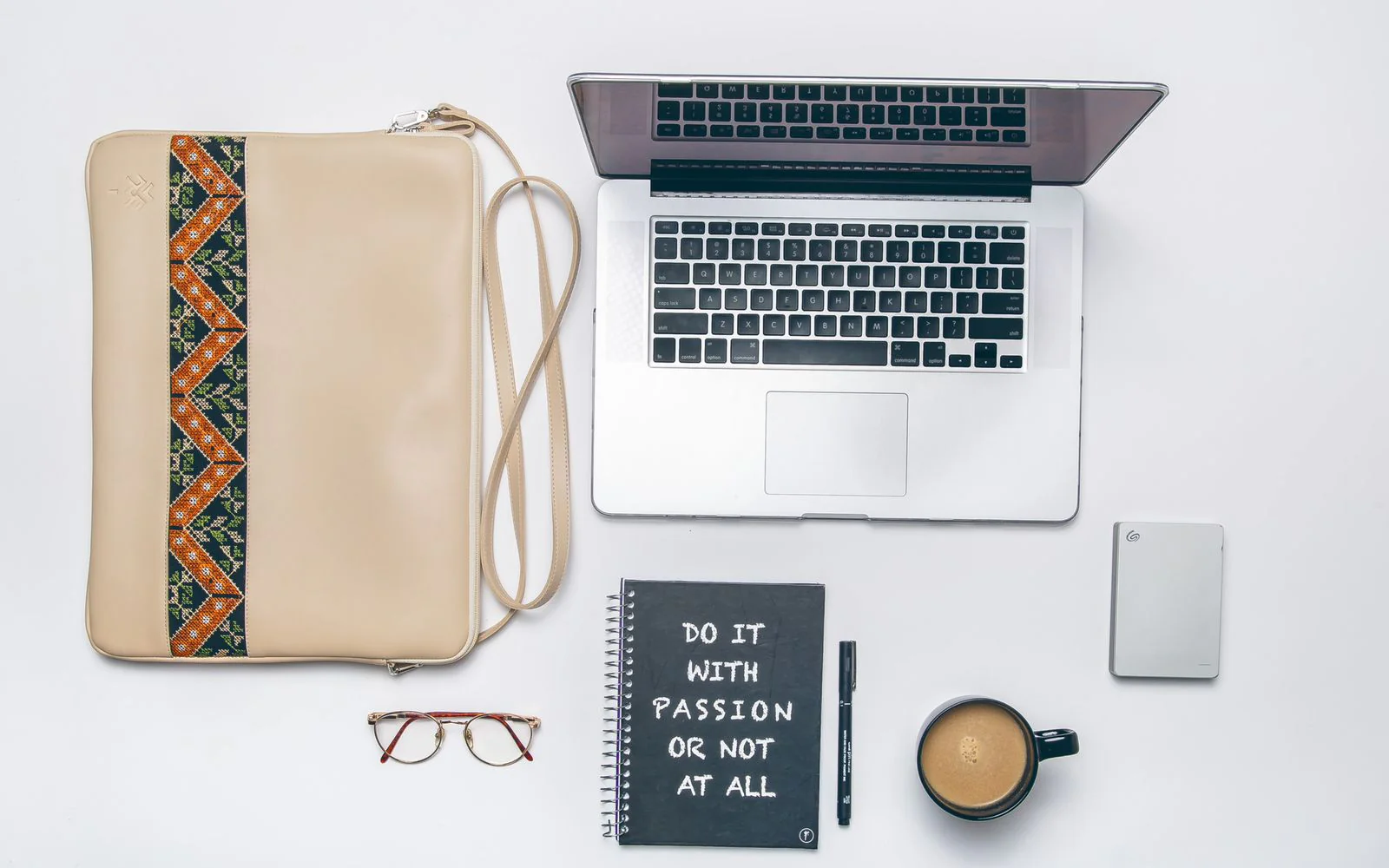 Beige Etamine Laptop Sleeve - Image 4