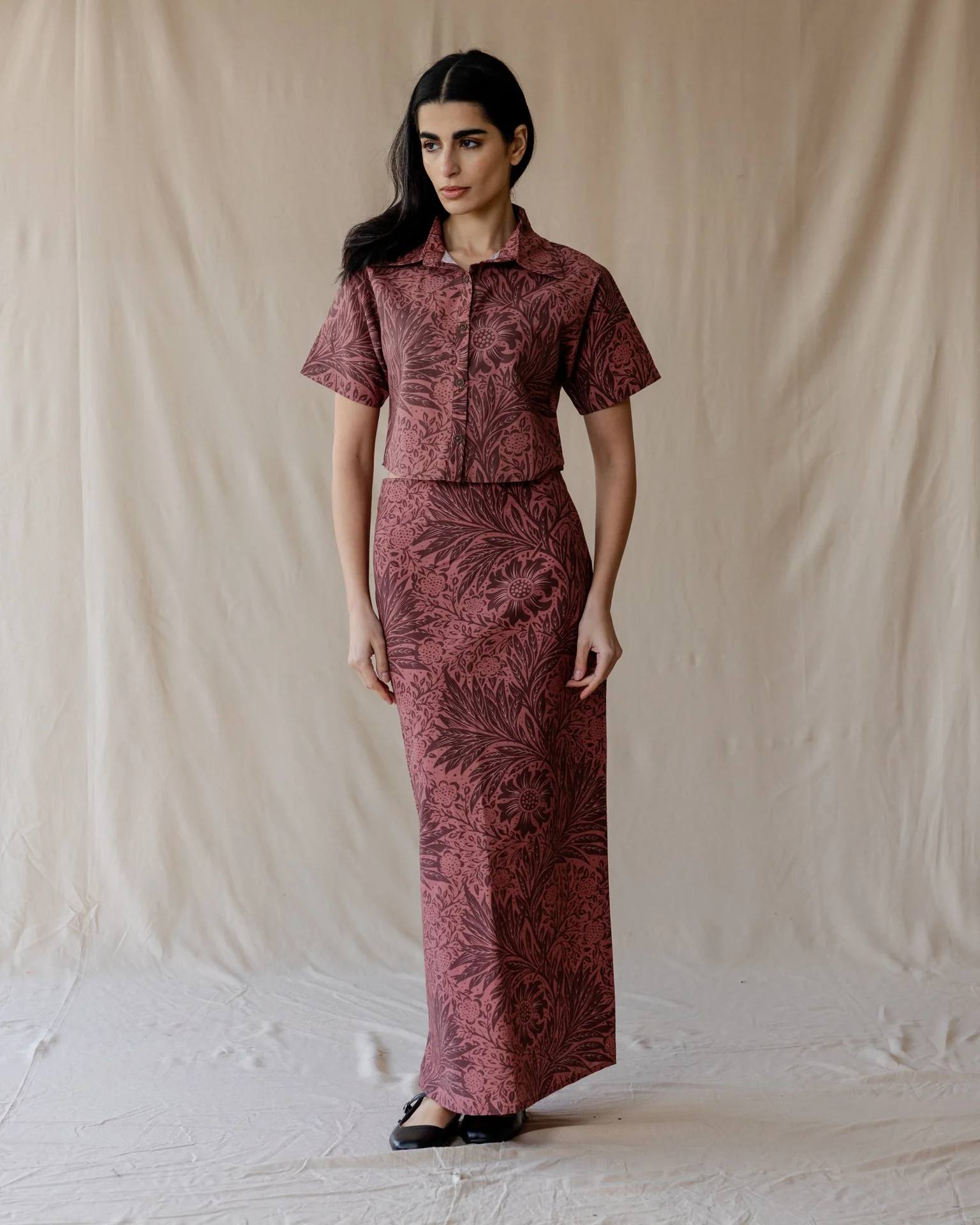Antique Bloom Set In Burgundy