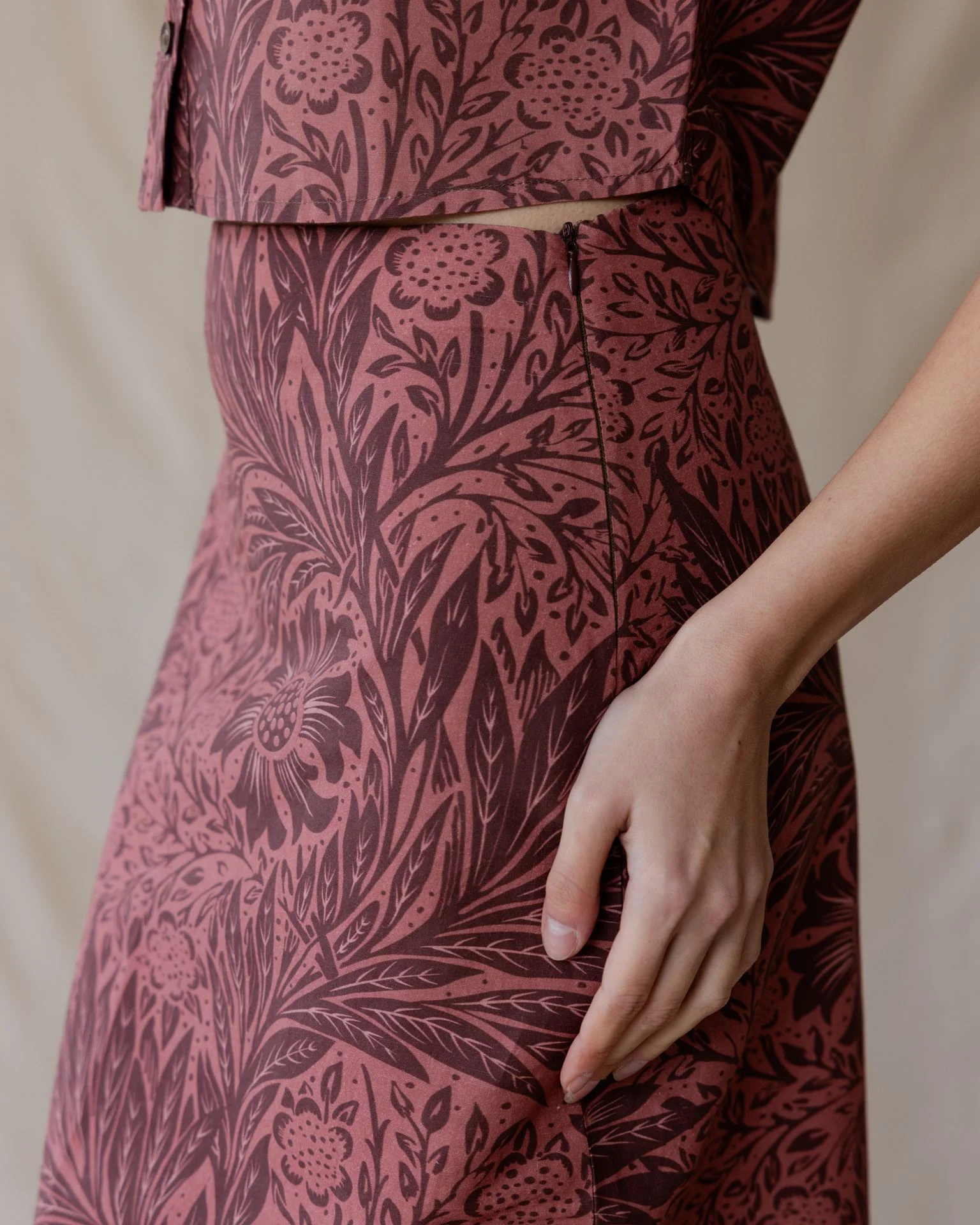 Antique Bloom Set In Burgundy - Image 5