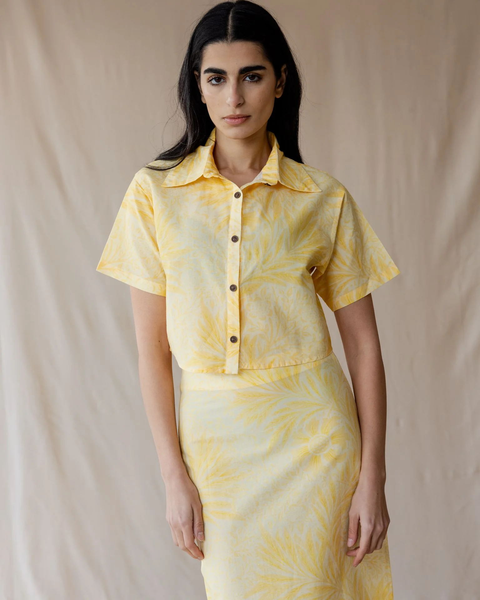 Antique Bloom Set In Butter Yellow - Image 3