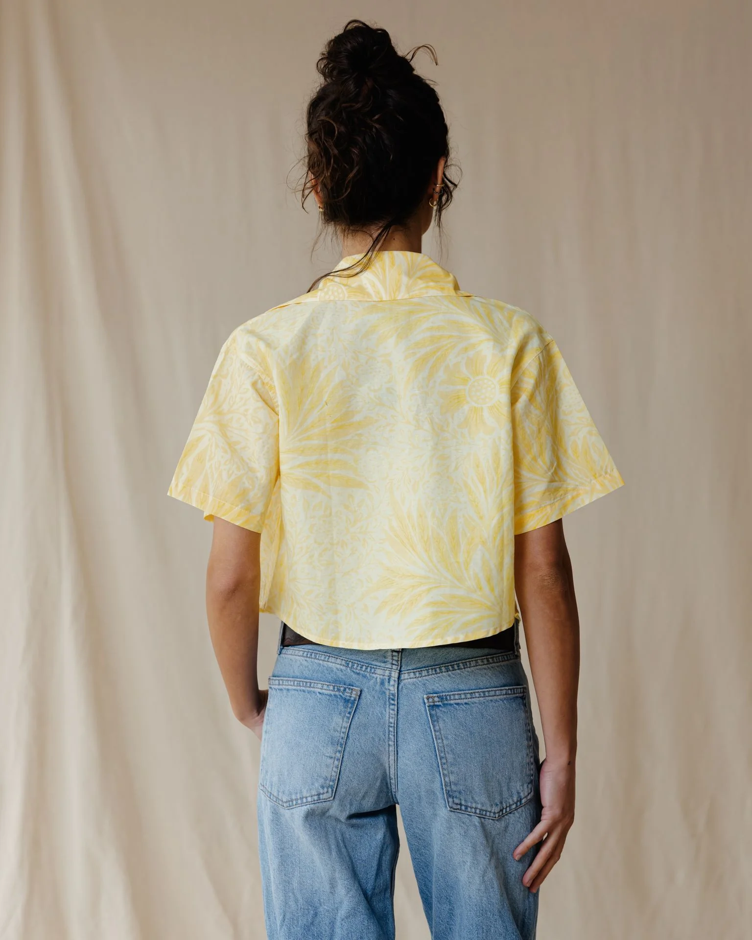 Antique Bloom Set In Butter Yellow - Image 4