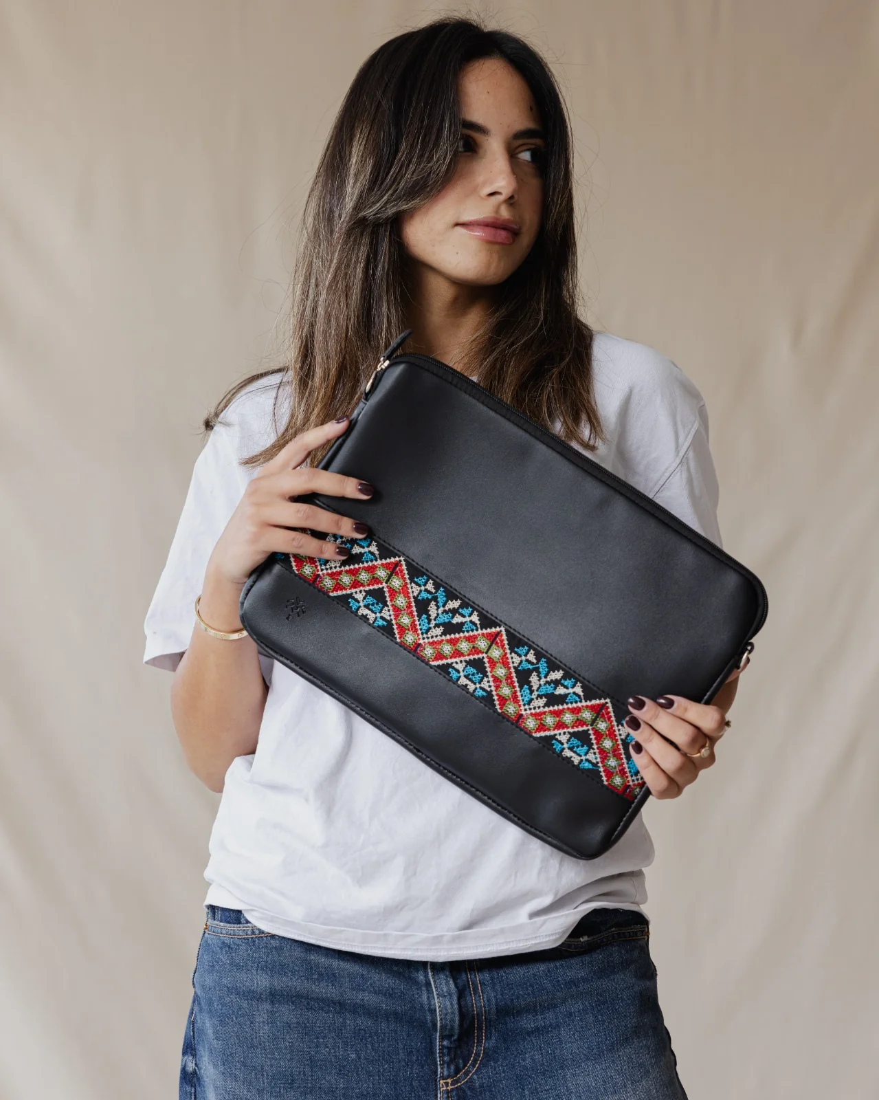 Black Etamine Laptop Sleeve - Image 4
