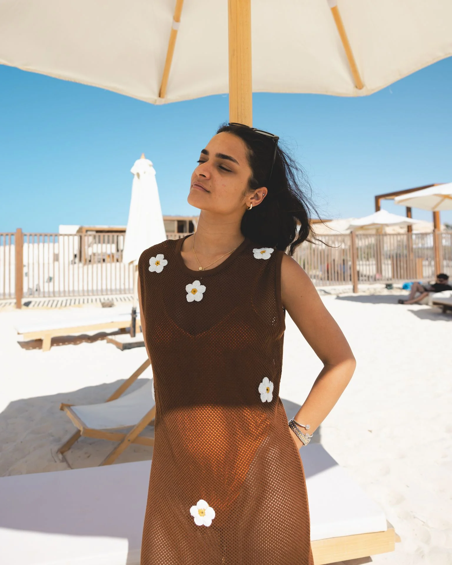 Brown Daisy Drift Dress - Image 4