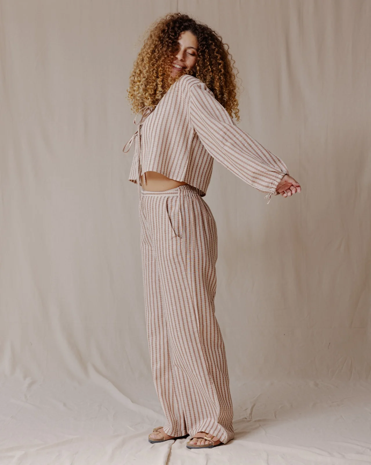 Brown Linea Linen Set - Image 2