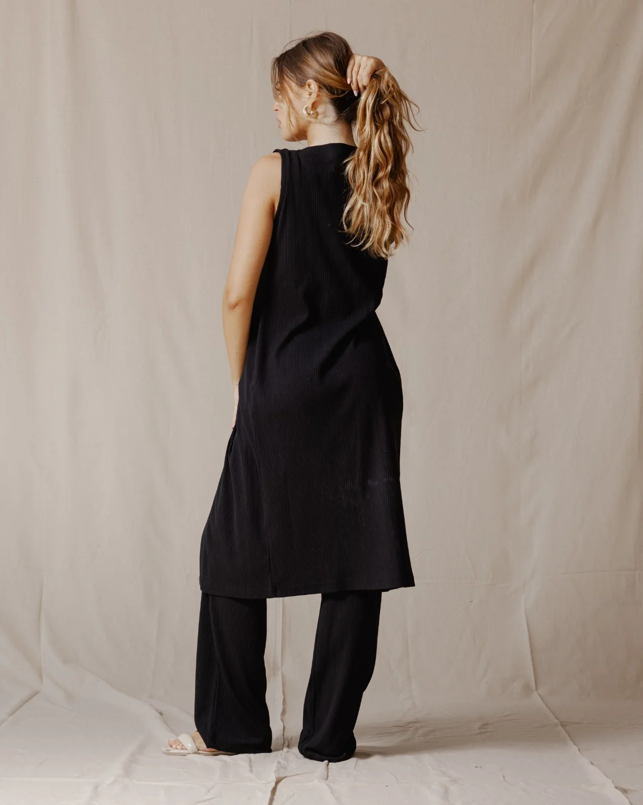 Buttoned Sleeveless Set Black - Image 3