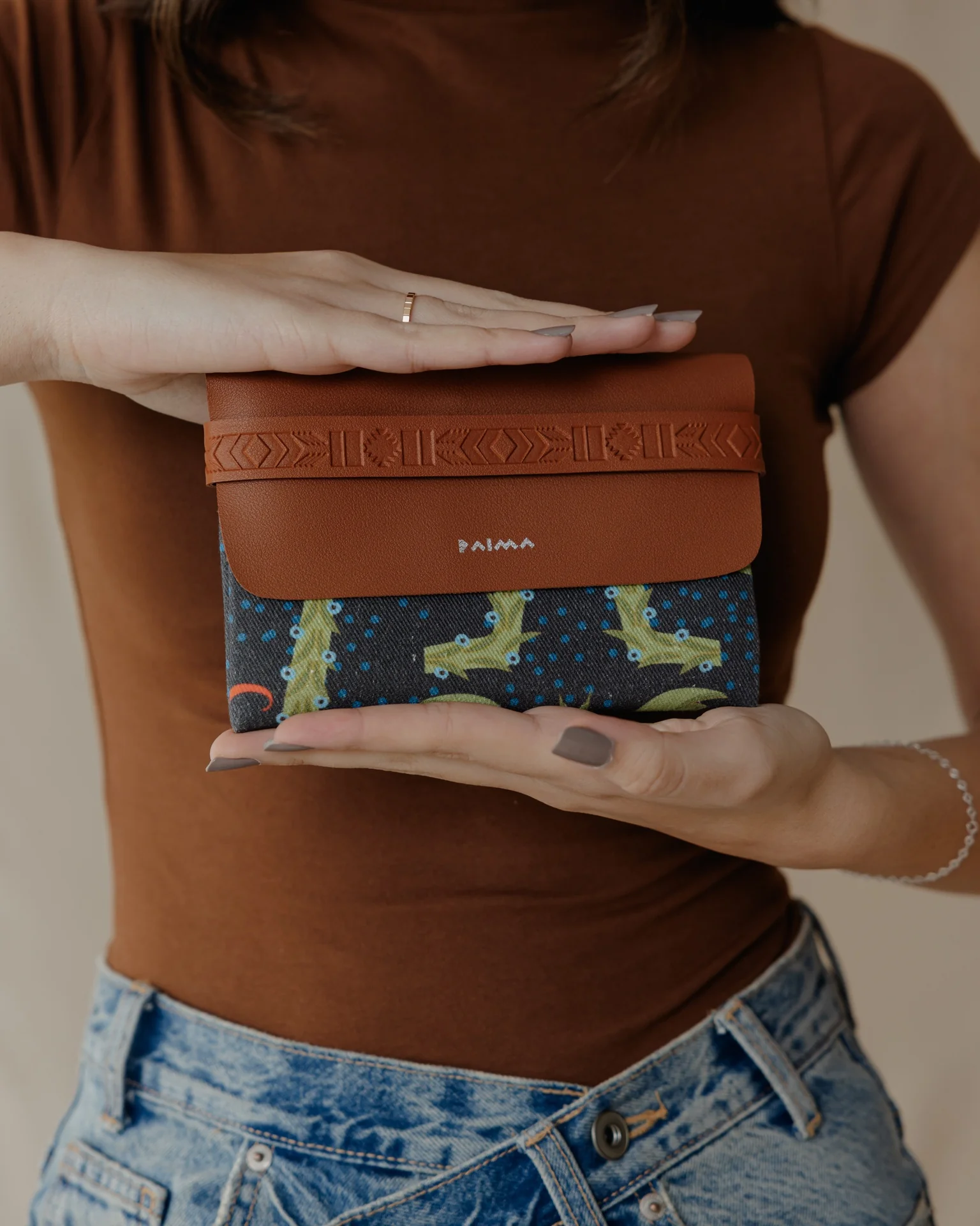 Camel Maze Purse
