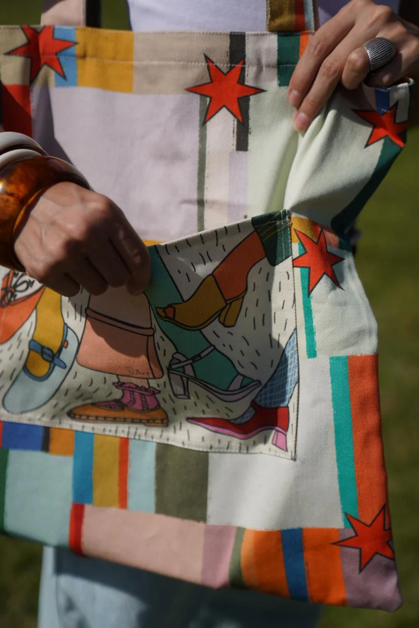 City Stroll Tote - Image 5
