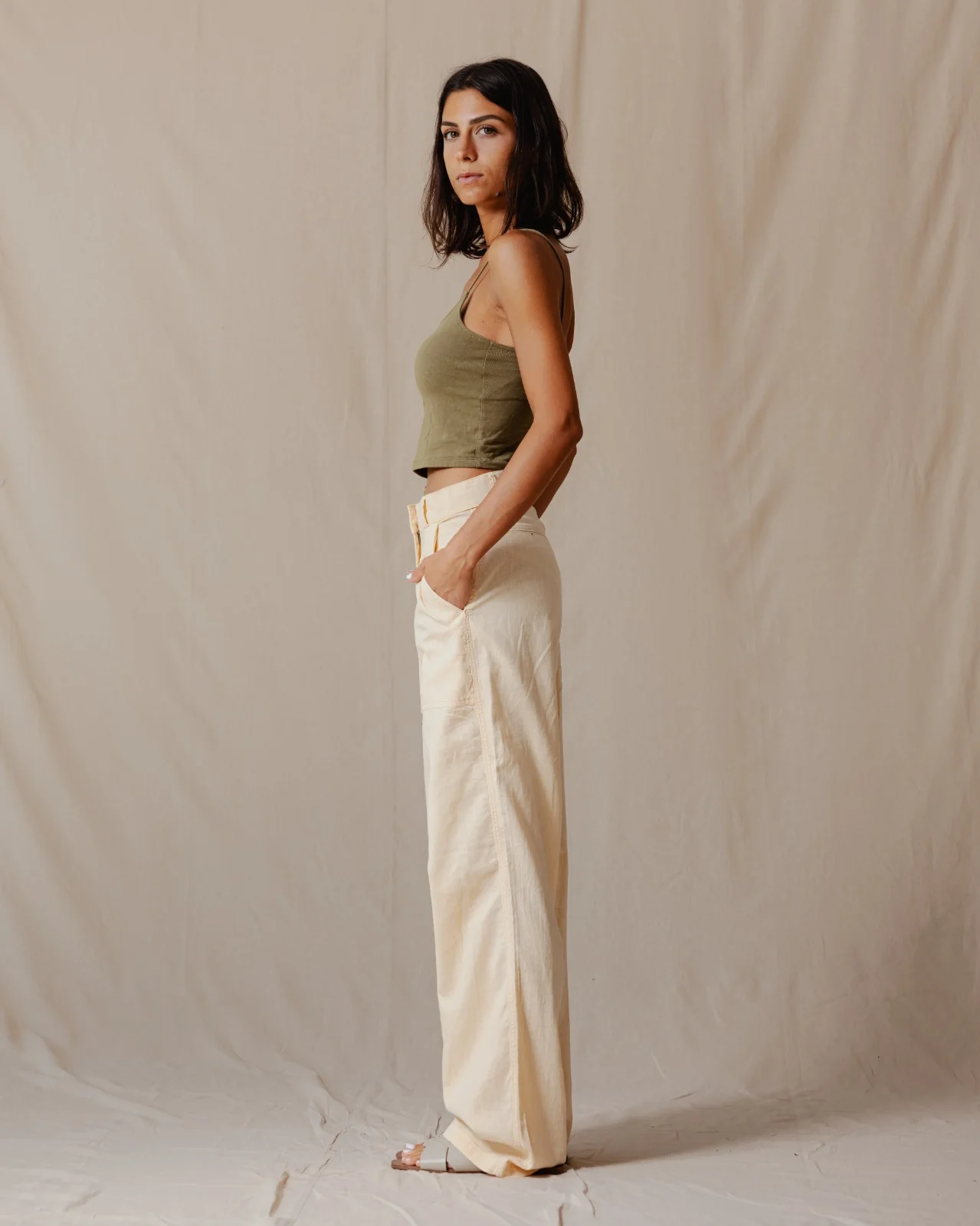 Classic Linen Pants Beige - Image 3