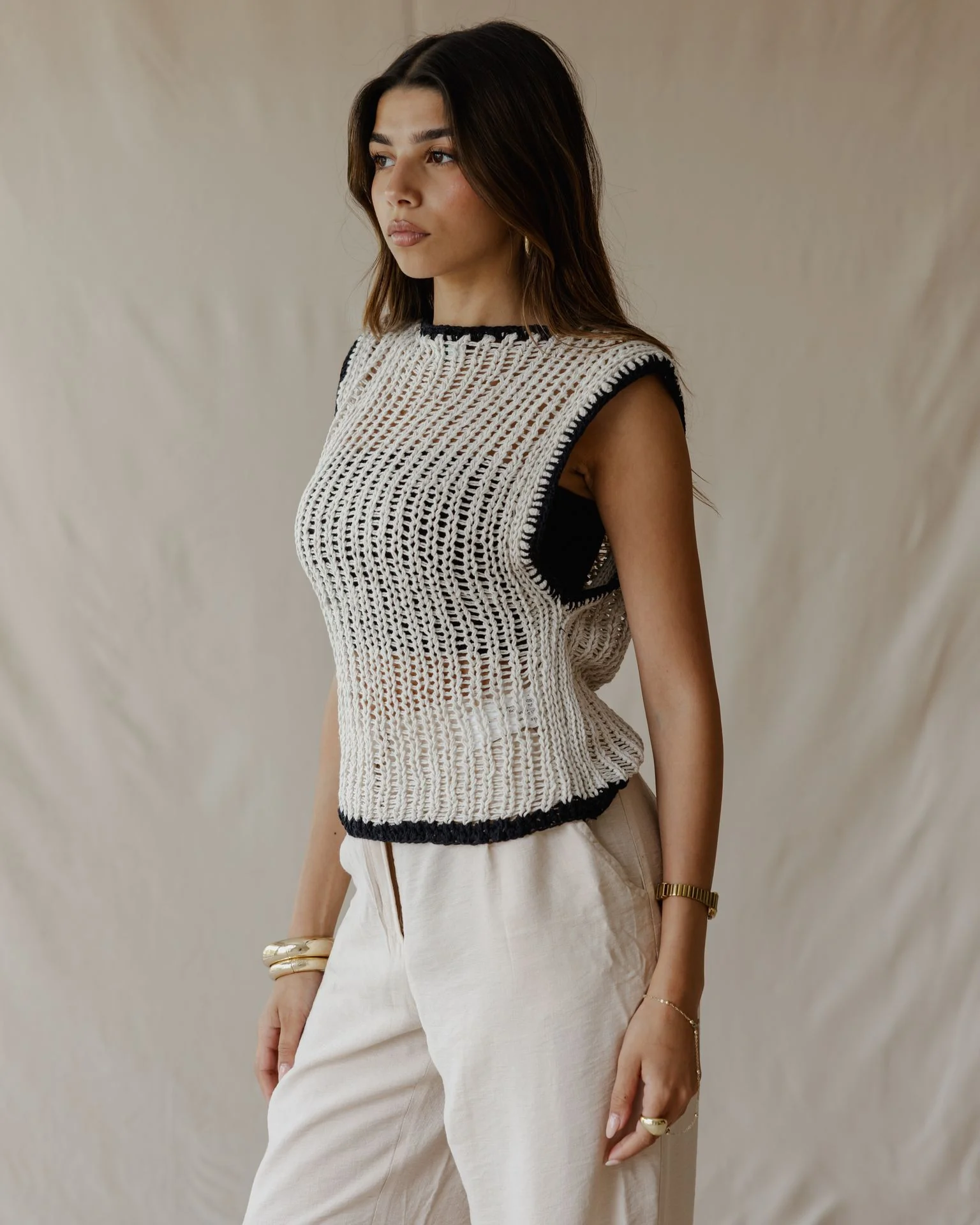 Contrast Crochet Top Off-White - Image 3