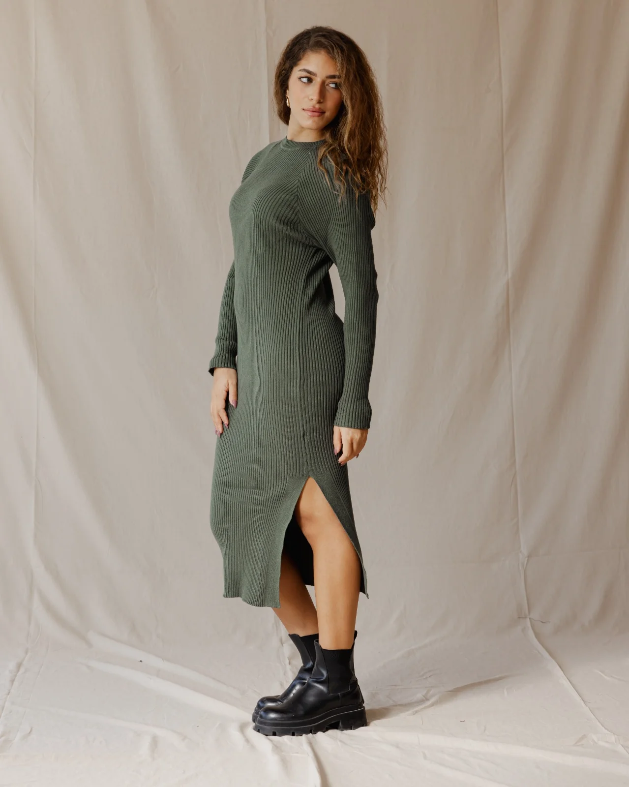 Daring Knitted Dress Olive - Image 4