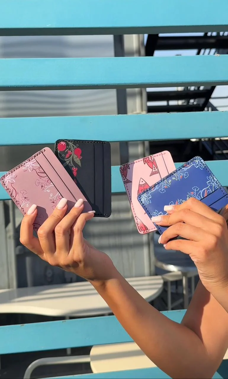 Flora Genuine Card Holder - Image 4