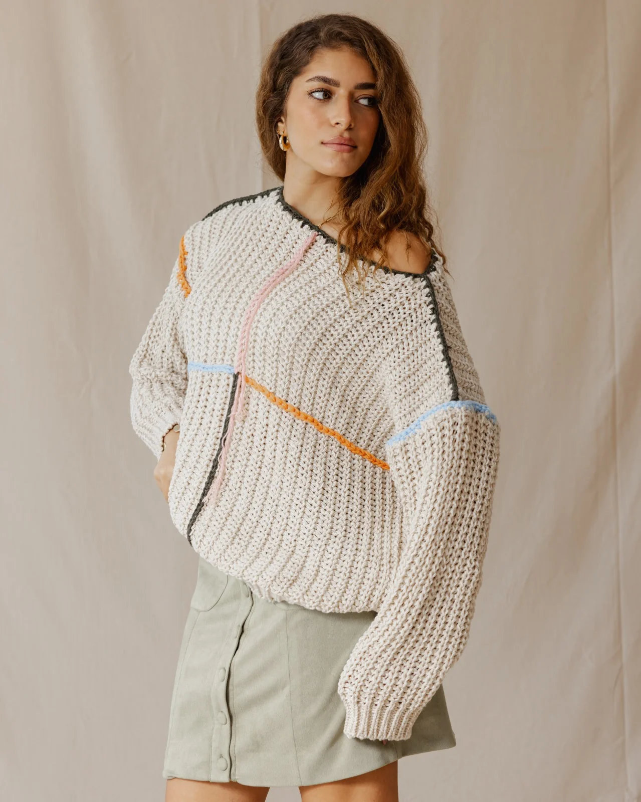 Handmade Loose Sweater Off-White - Image 3