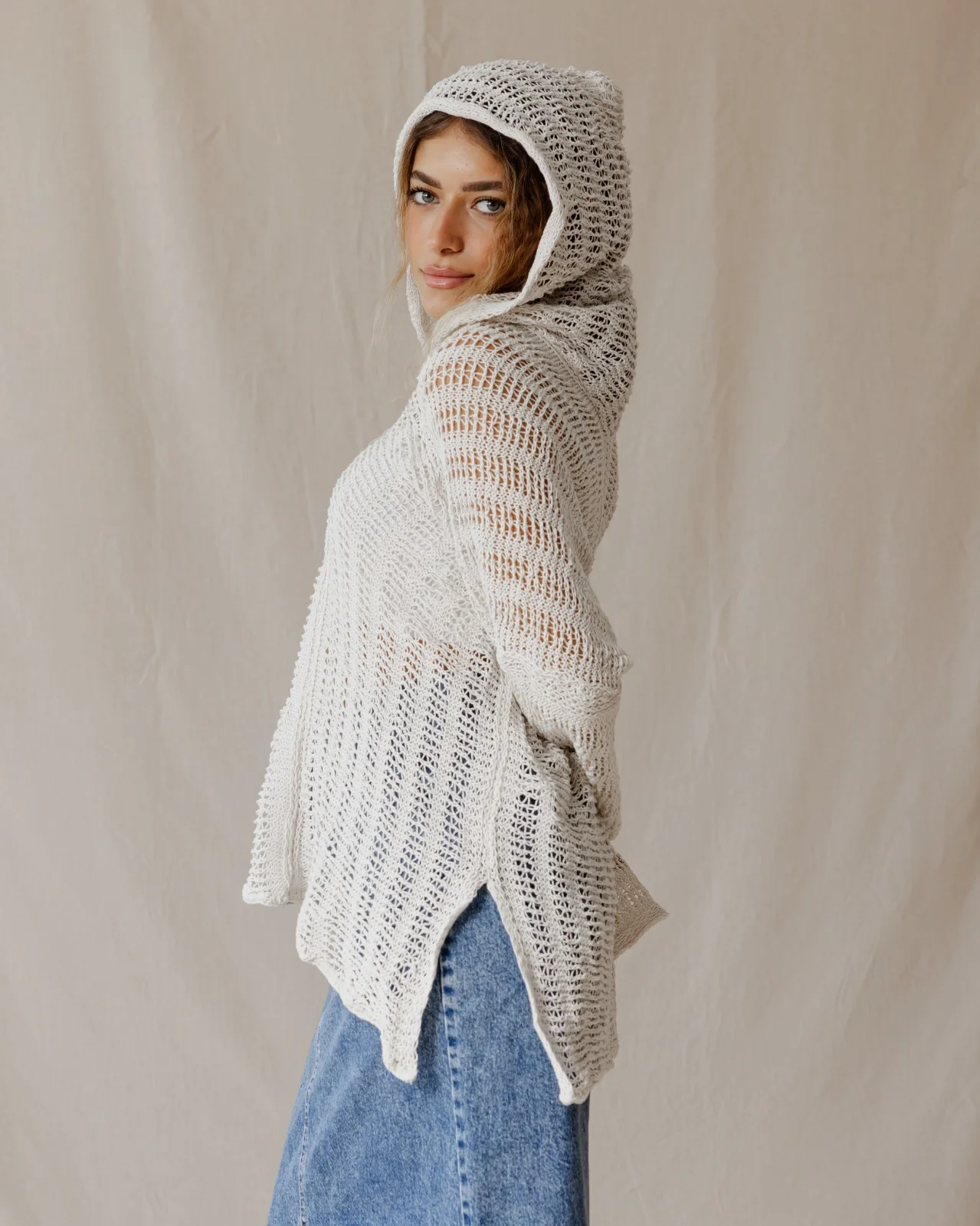Handmade Trico Hoodie Off-White - Image 3