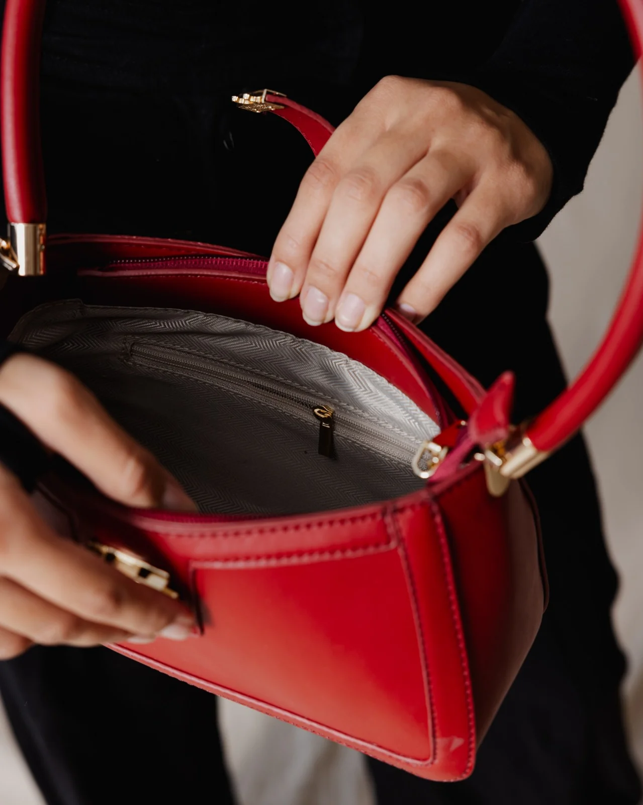 Luna Shoulder Bag In Havane - Image 5