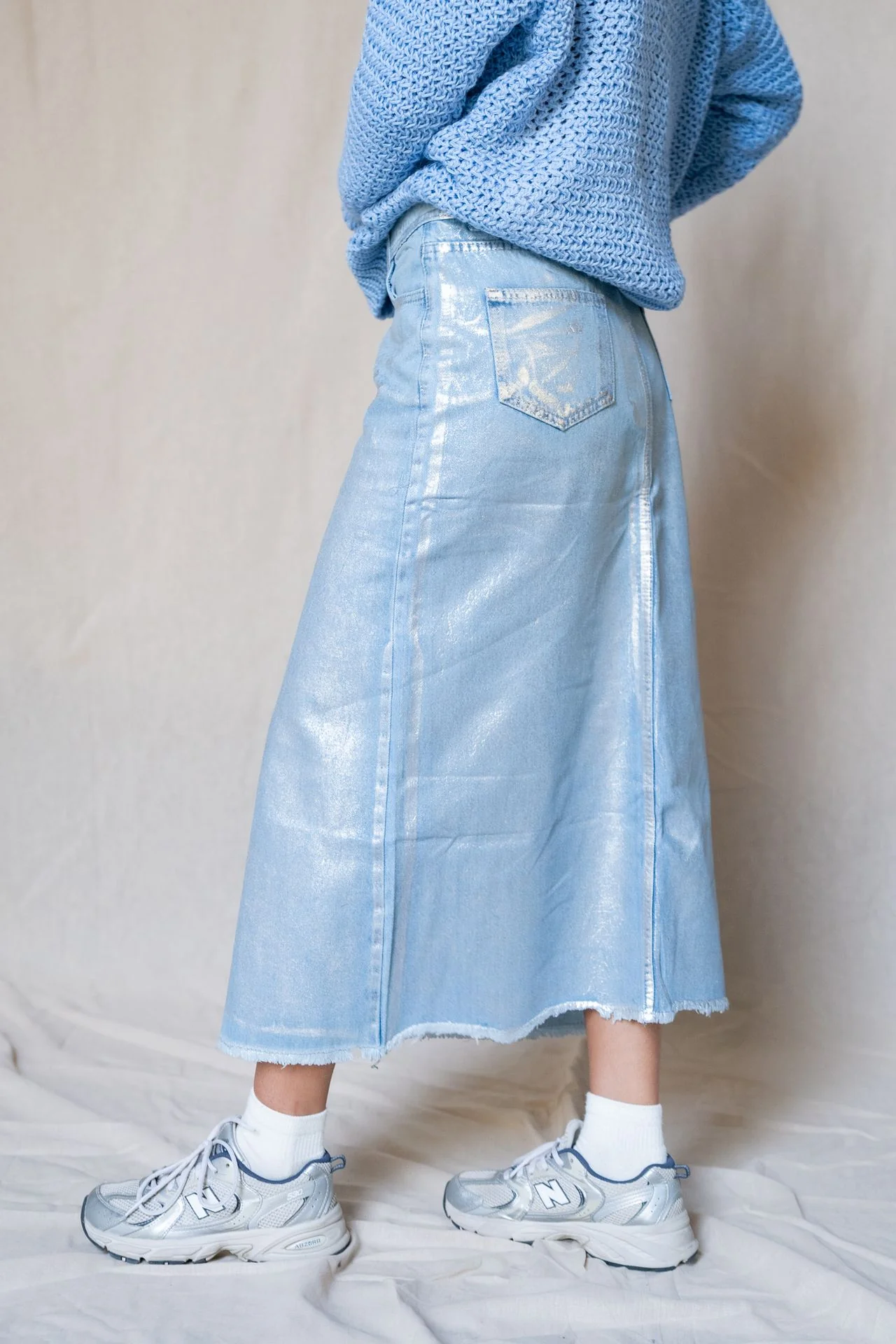 Metallic Denim Skirt With A Slit - Image 5