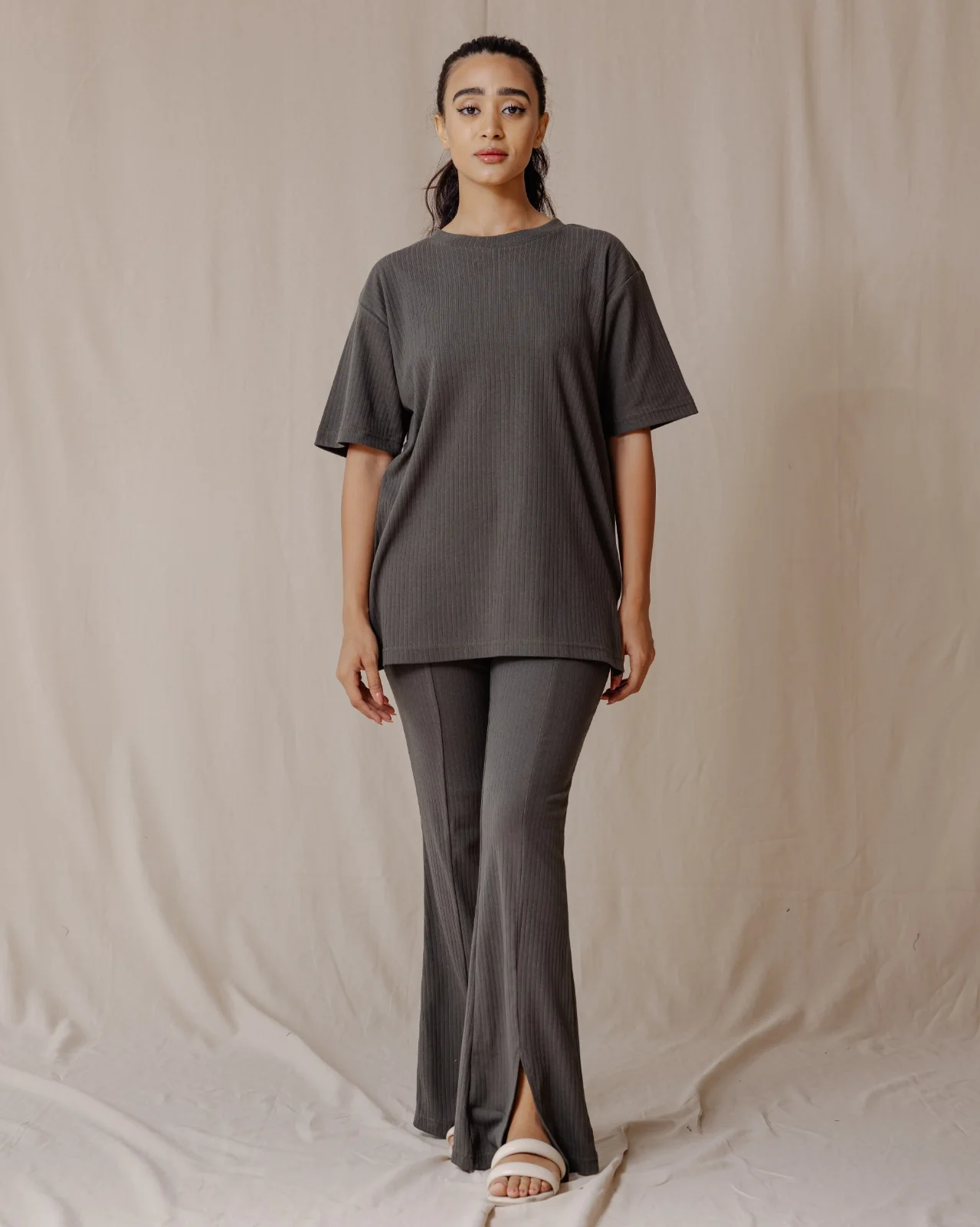 Mila Ribbed Set Olive - Image 3