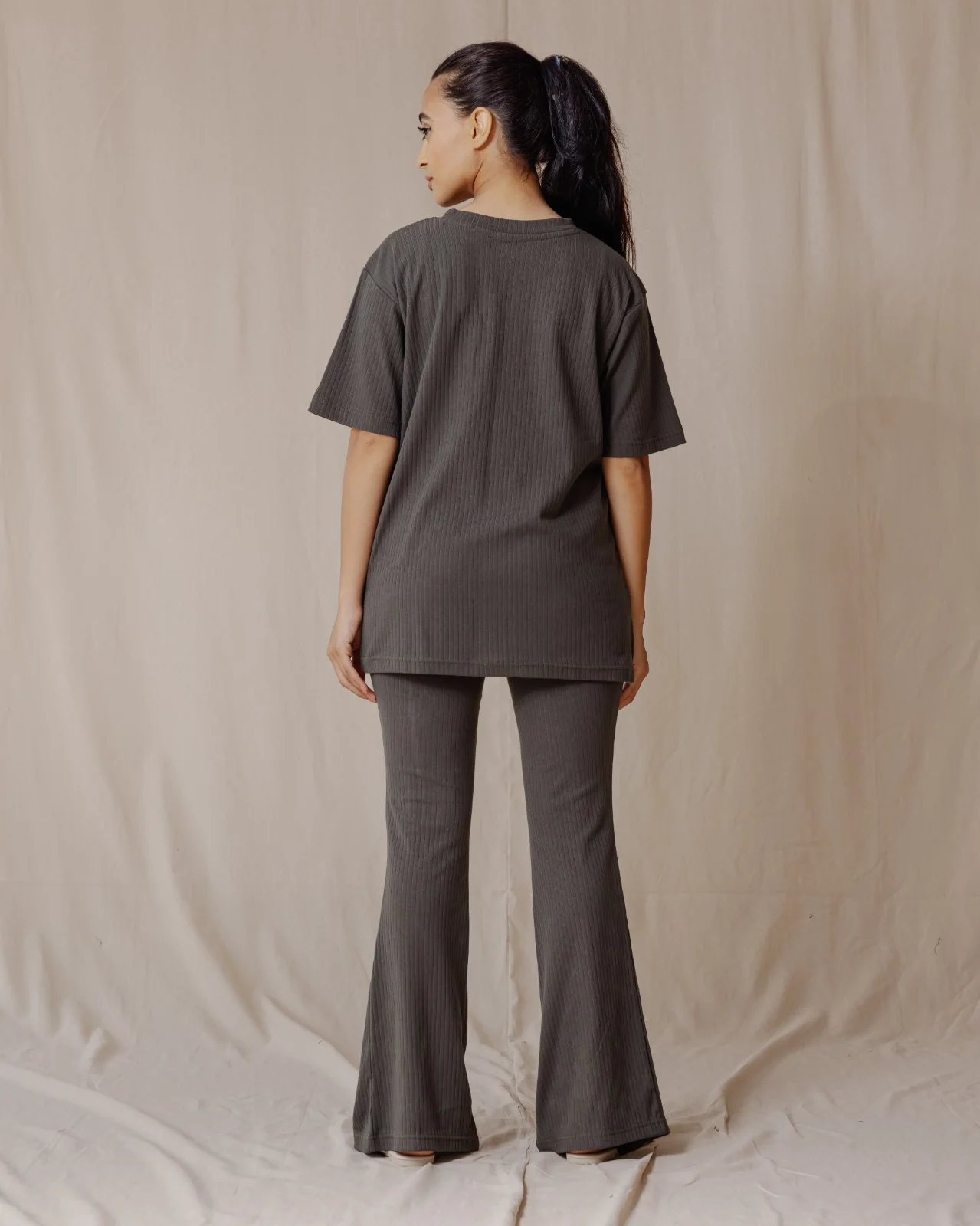 Mila Ribbed Set Olive - Image 5