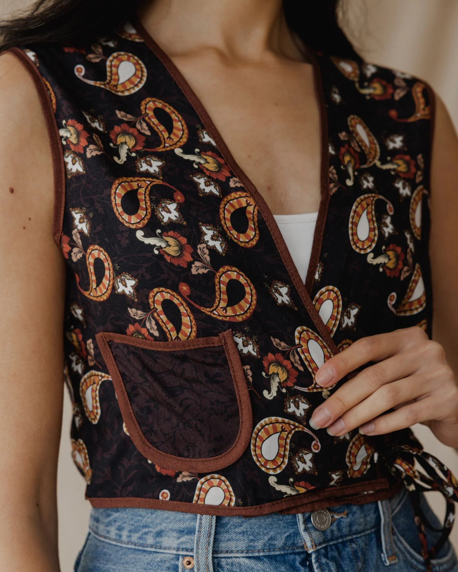 Noir Paisley Vest - Image 4