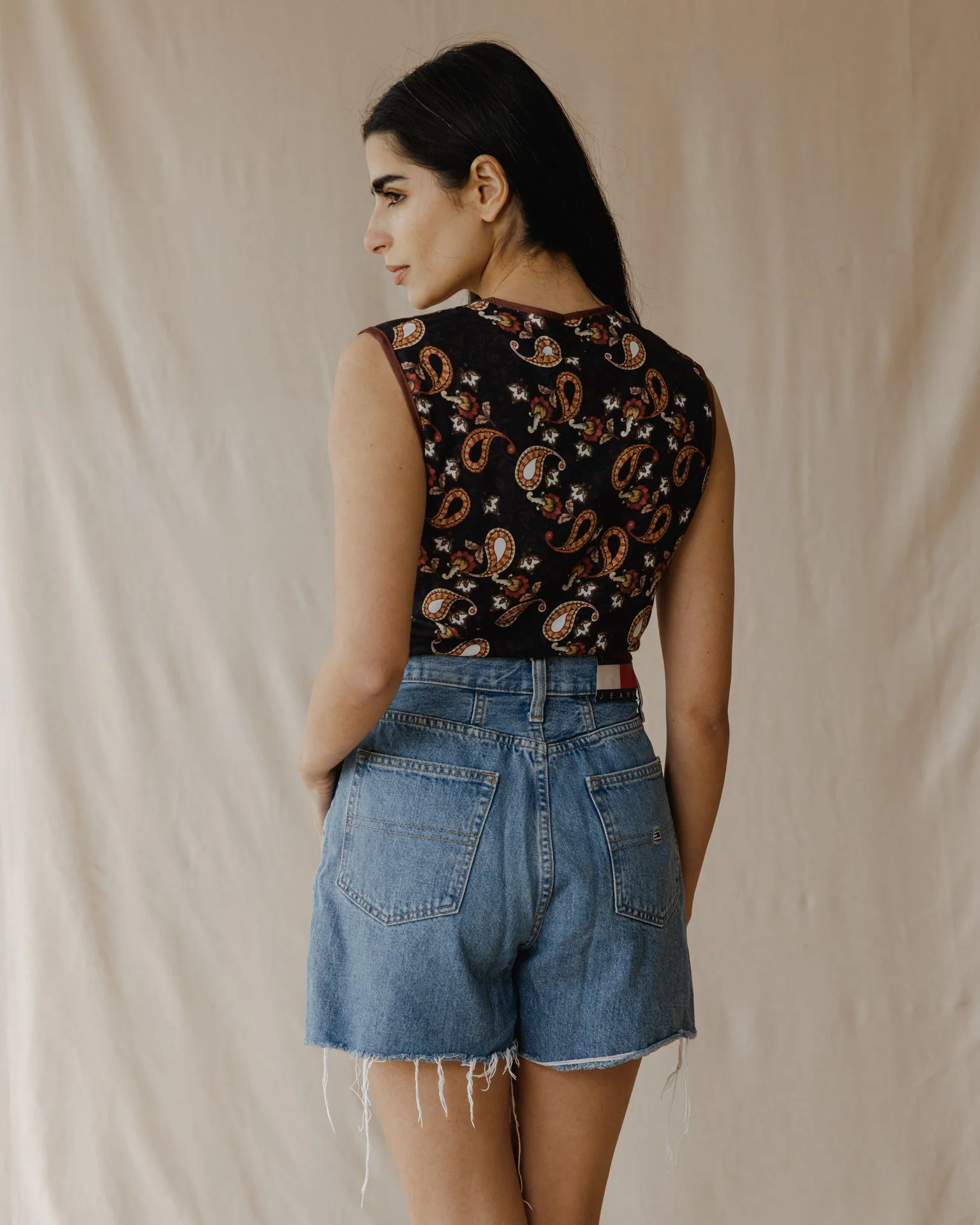 Noir Paisley Vest - Image 5