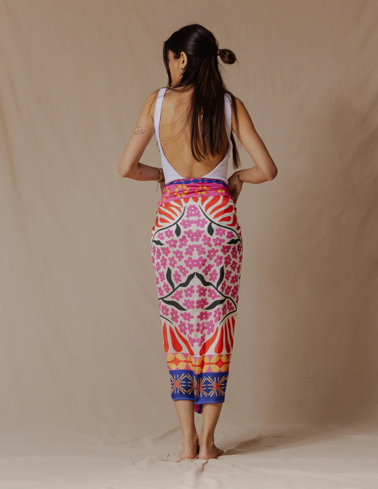 Orchid Fantasy Sarong - Image 3