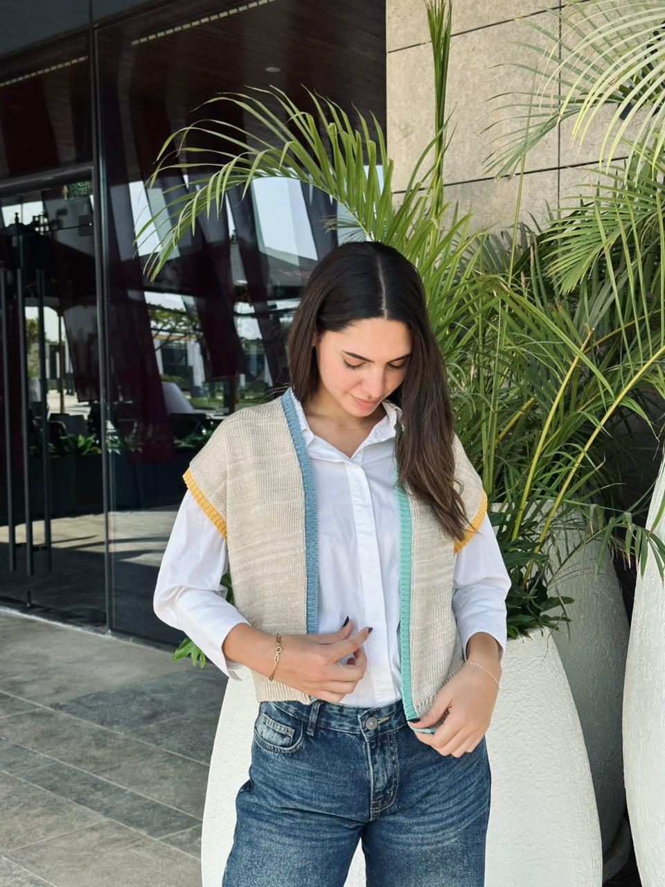 Pastelle Knit Vest - Image 4
