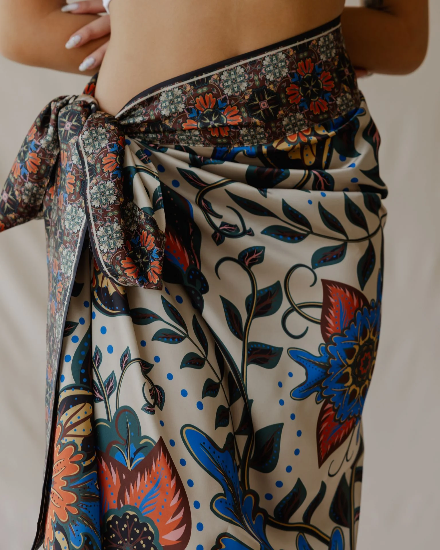 Petals & Persia Sarong - Image 3