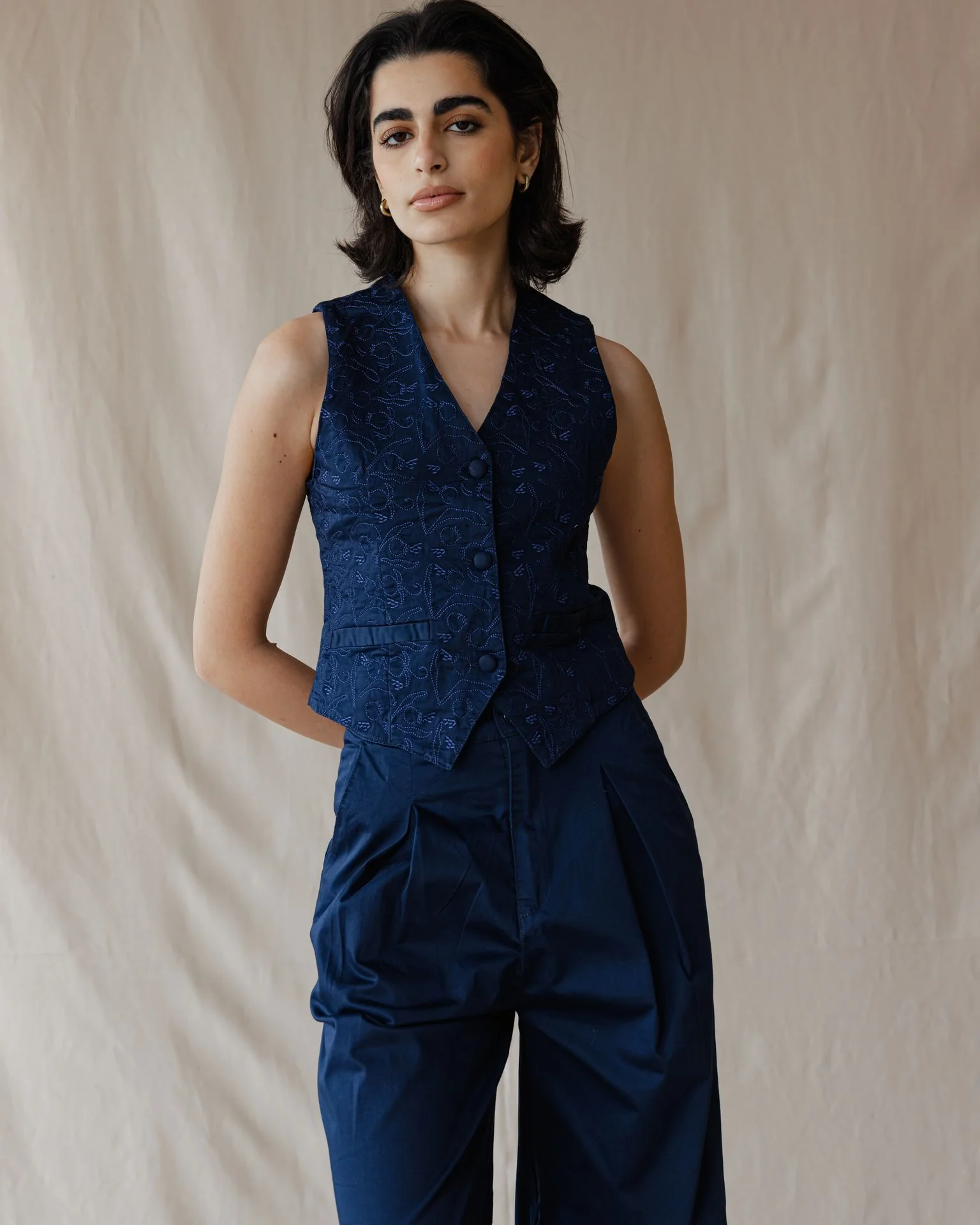 Pomegranate Embroidered Set Navy - Image 3