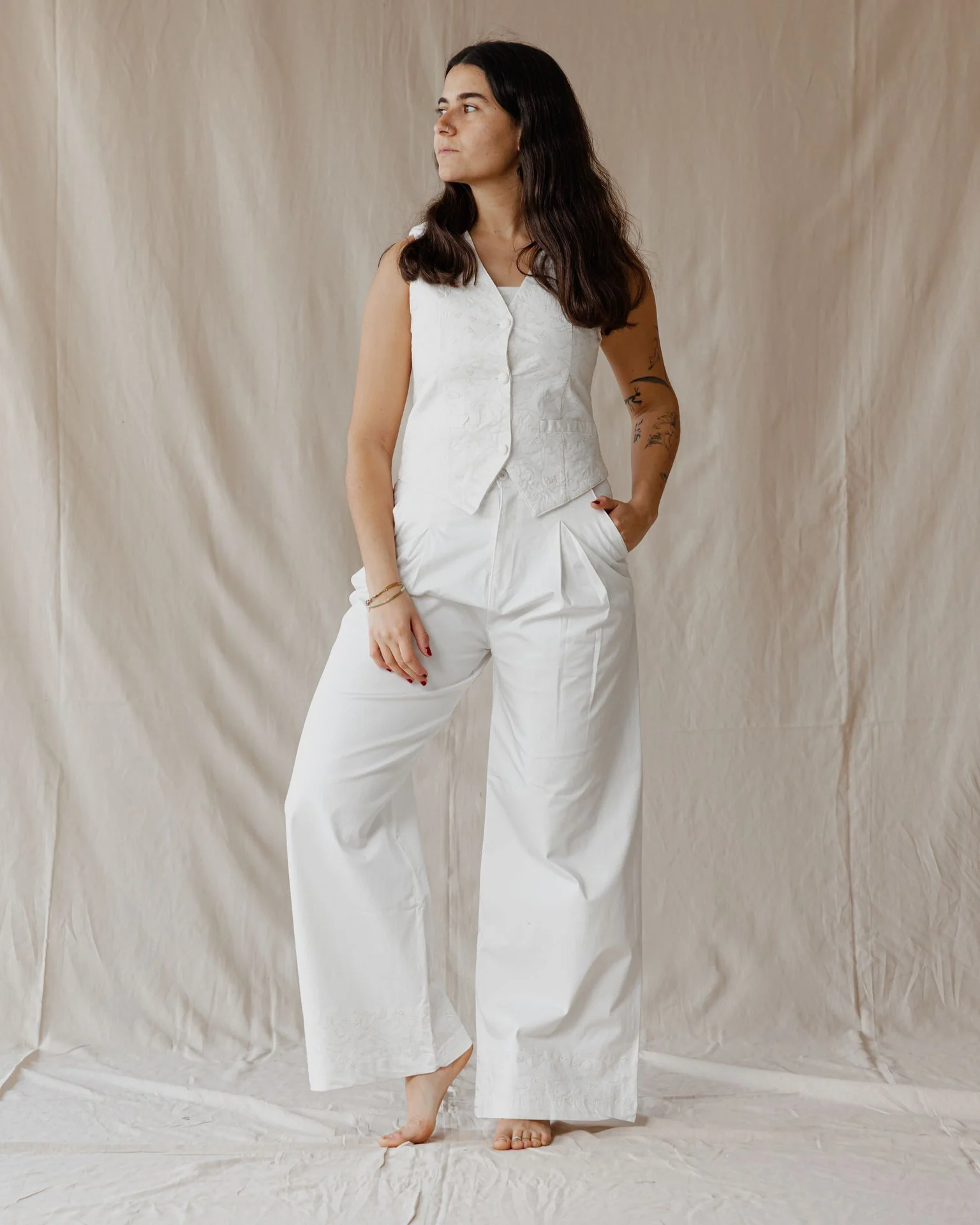 Pomegranate Embroidered Set Off-White - Image 3