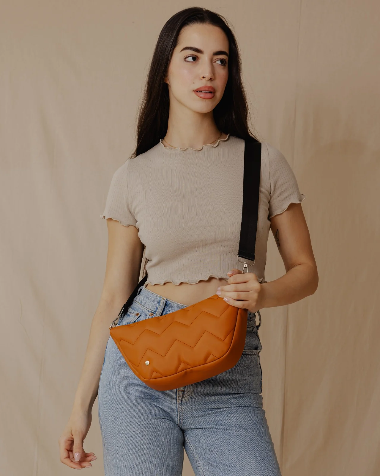 Quilted Sling Bag Havane - Image 4