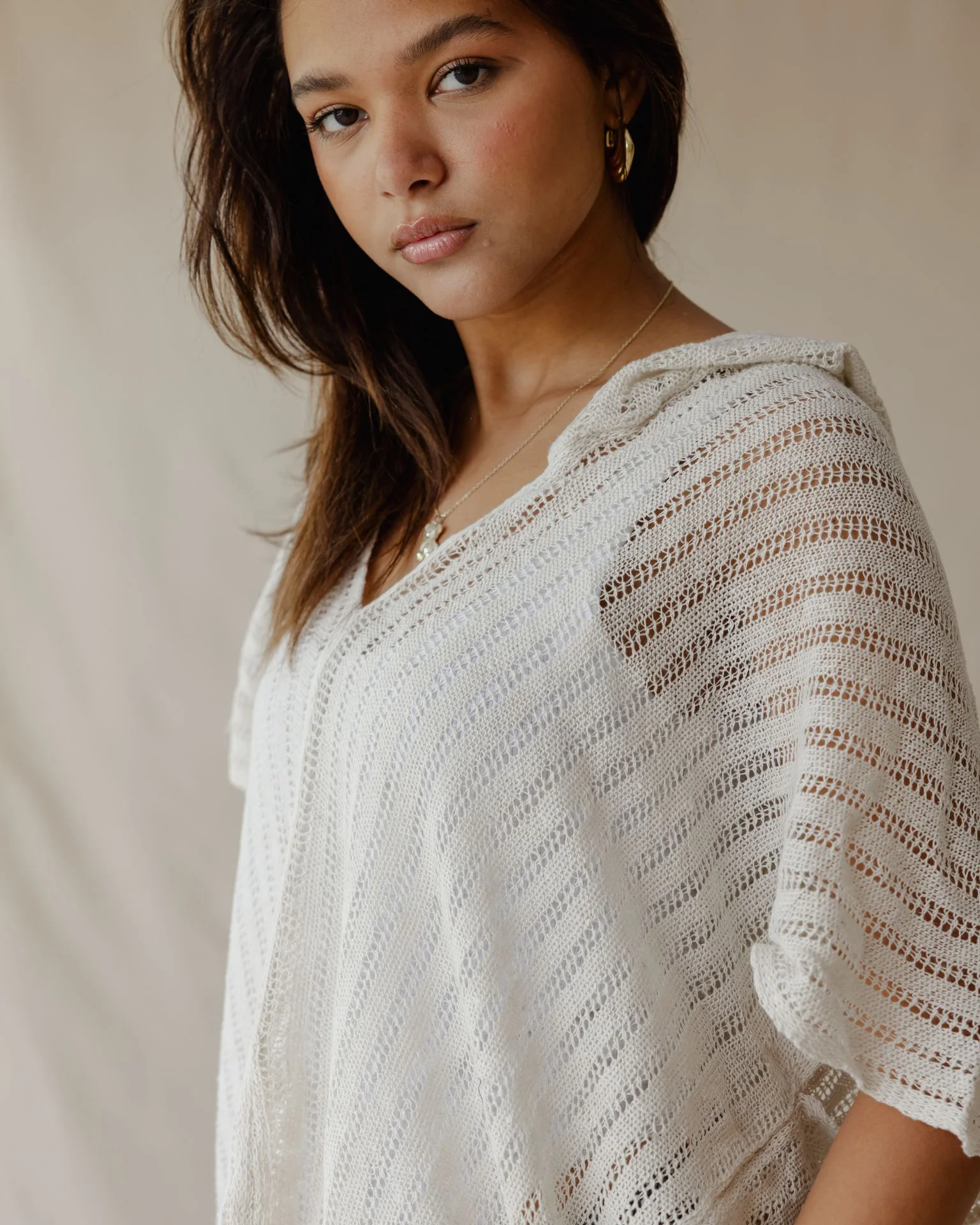 Summer Knit Poncho Off-White - Image 5