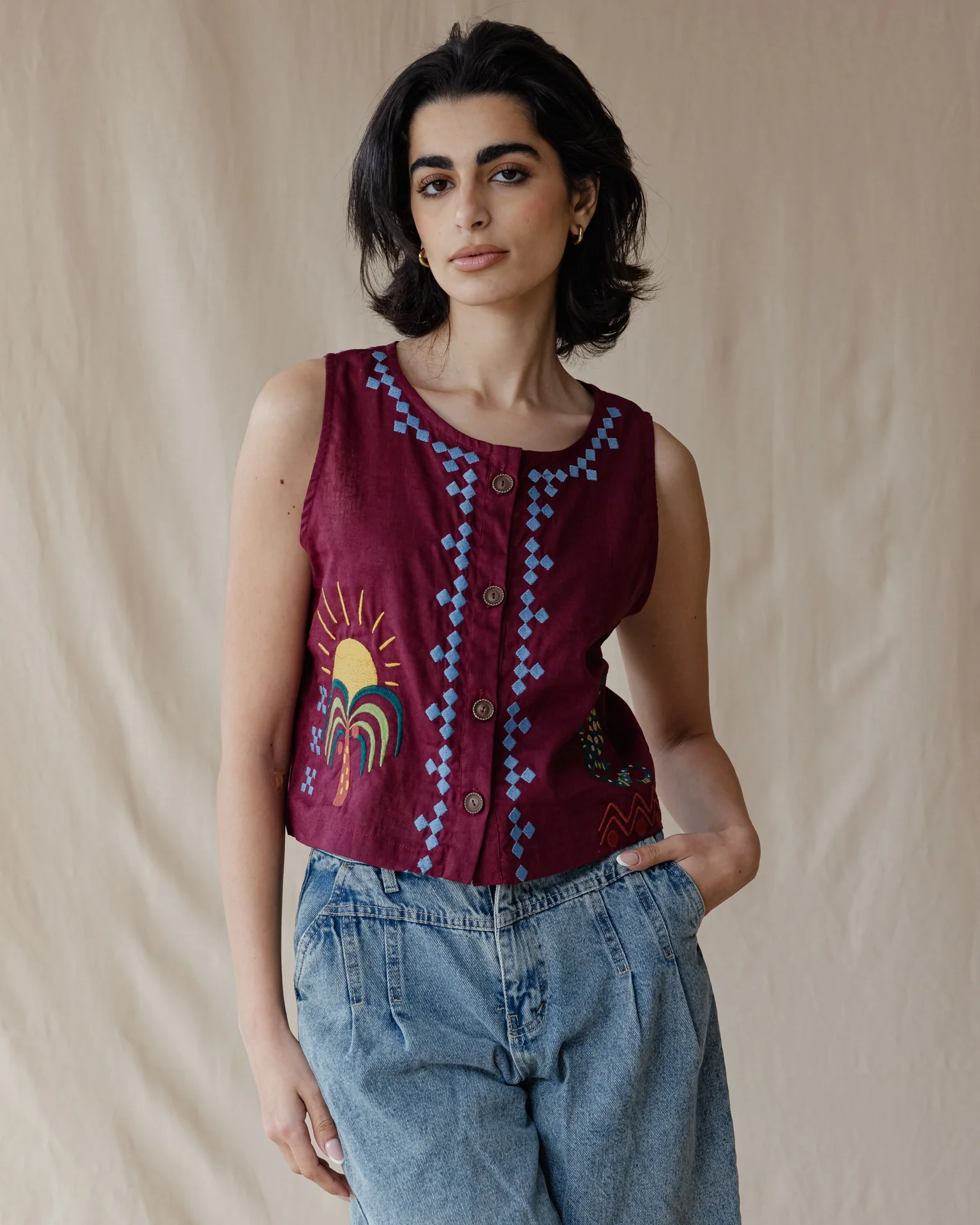Sunflare Gecko Embroidered Vest Burgundy