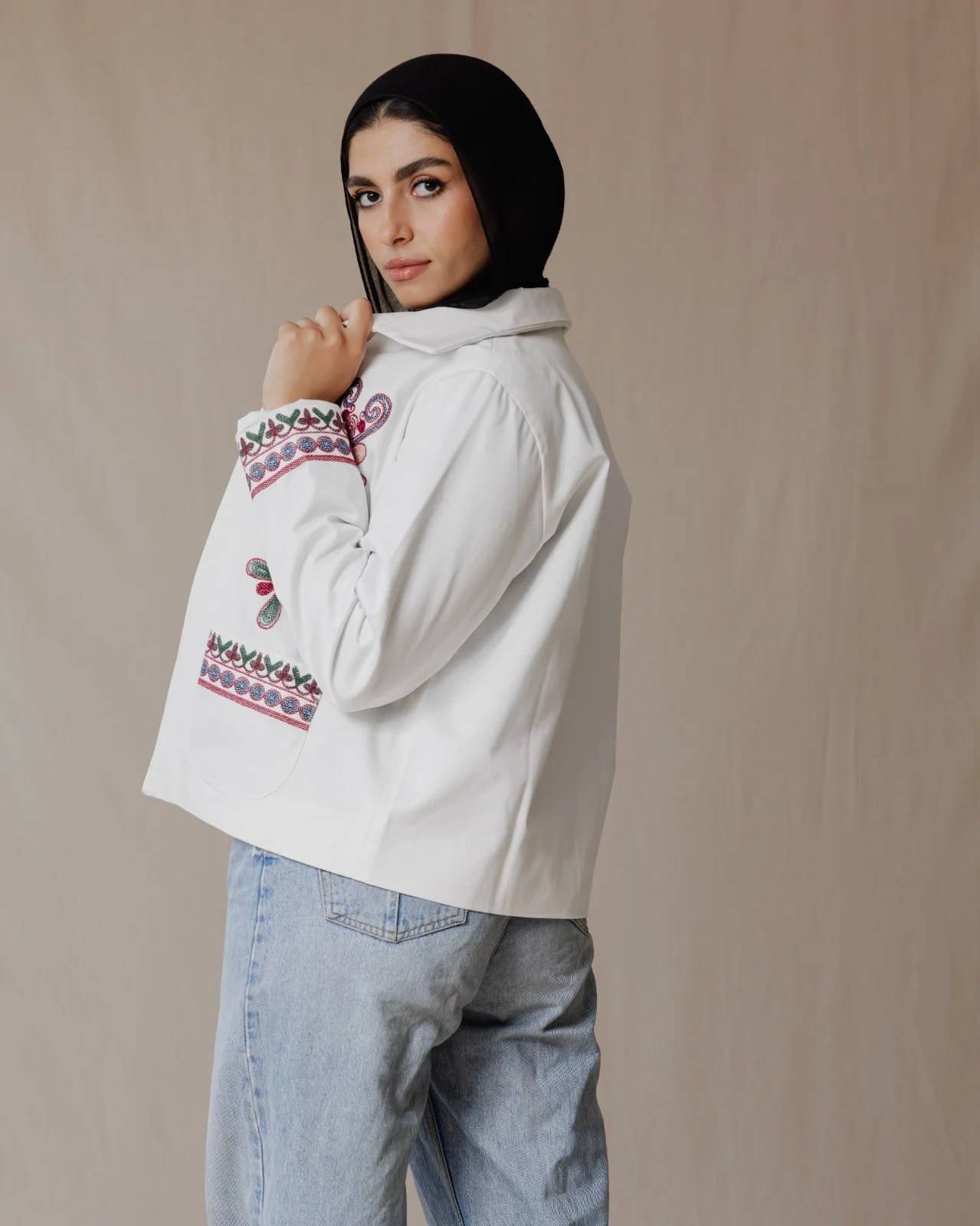 Suzani Jacket In White - Image 5