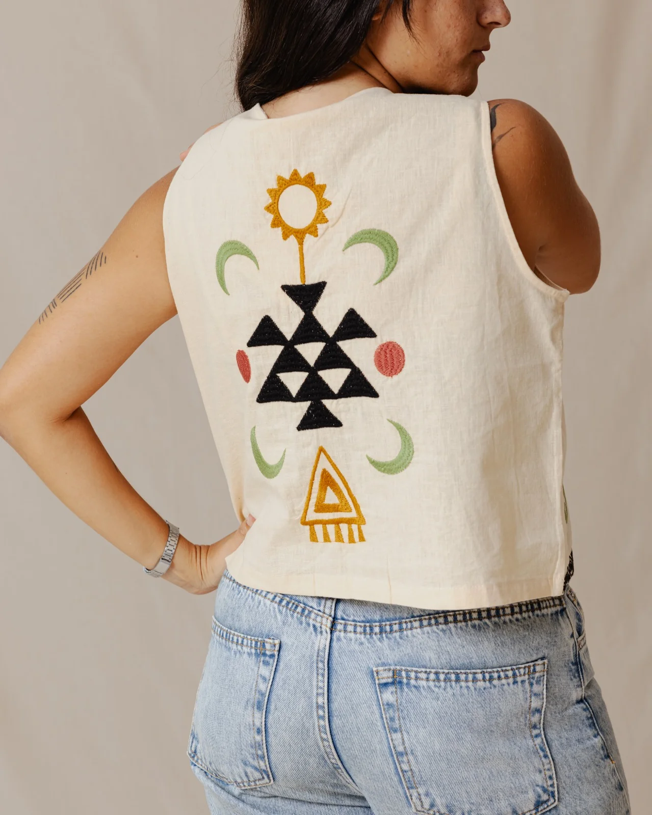 The Boho Lizard Vest Off-White - Image 3