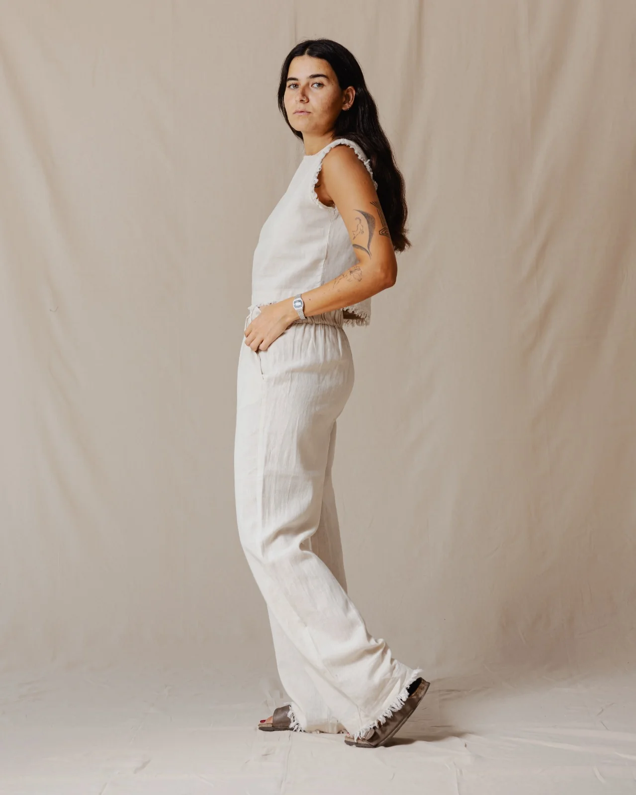 The Island Linen Set Beige - Image 3