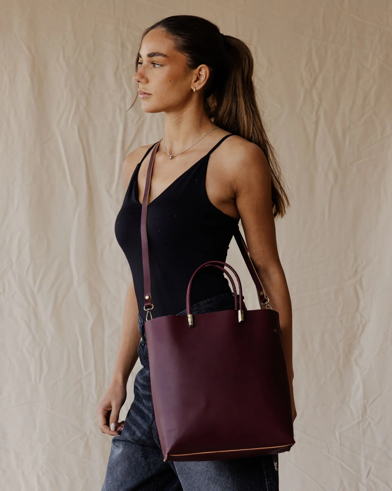 The Linea Genuine Bag In Burgundy - Image 3