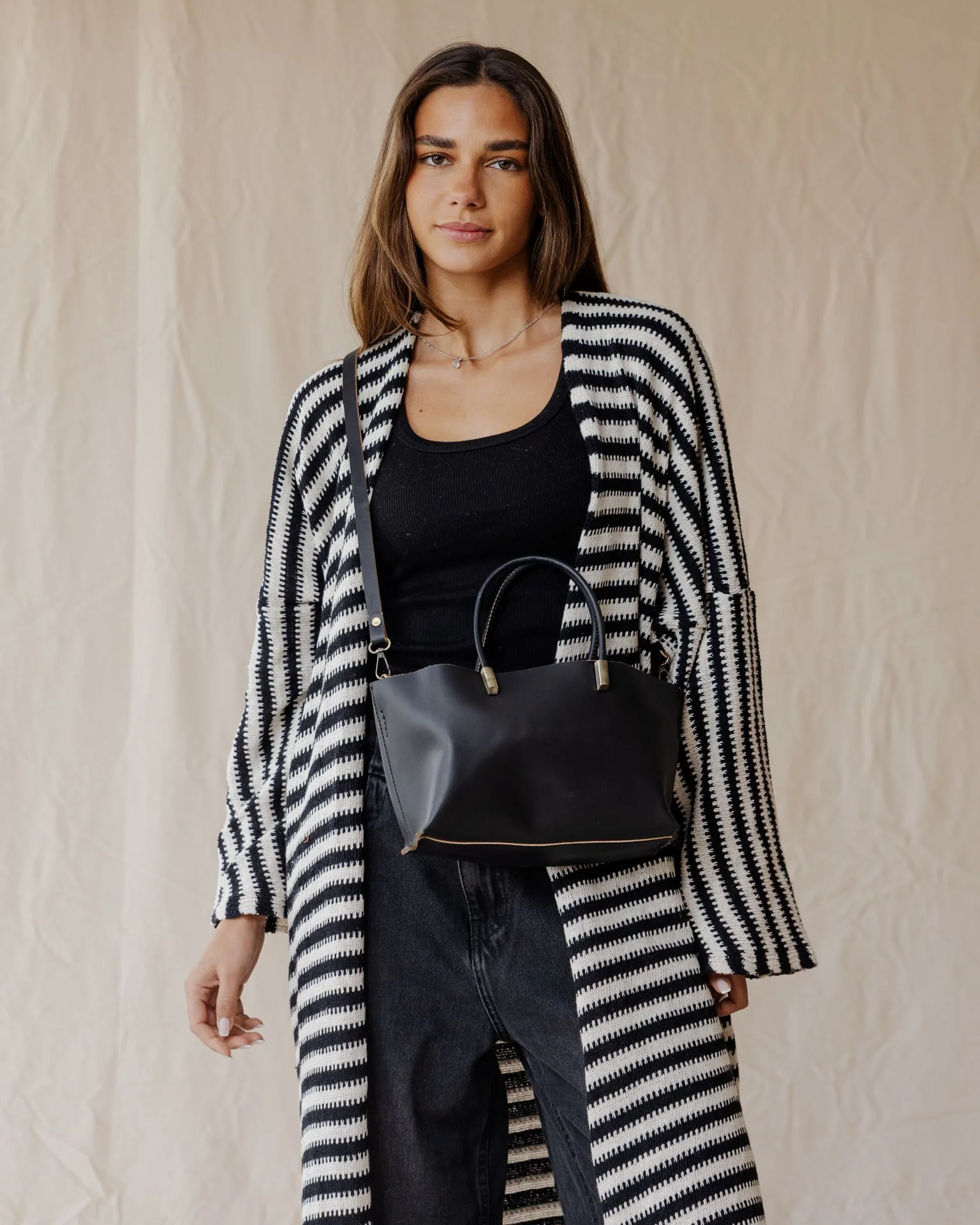 The Luce Genuine Bag In Black - Image 3