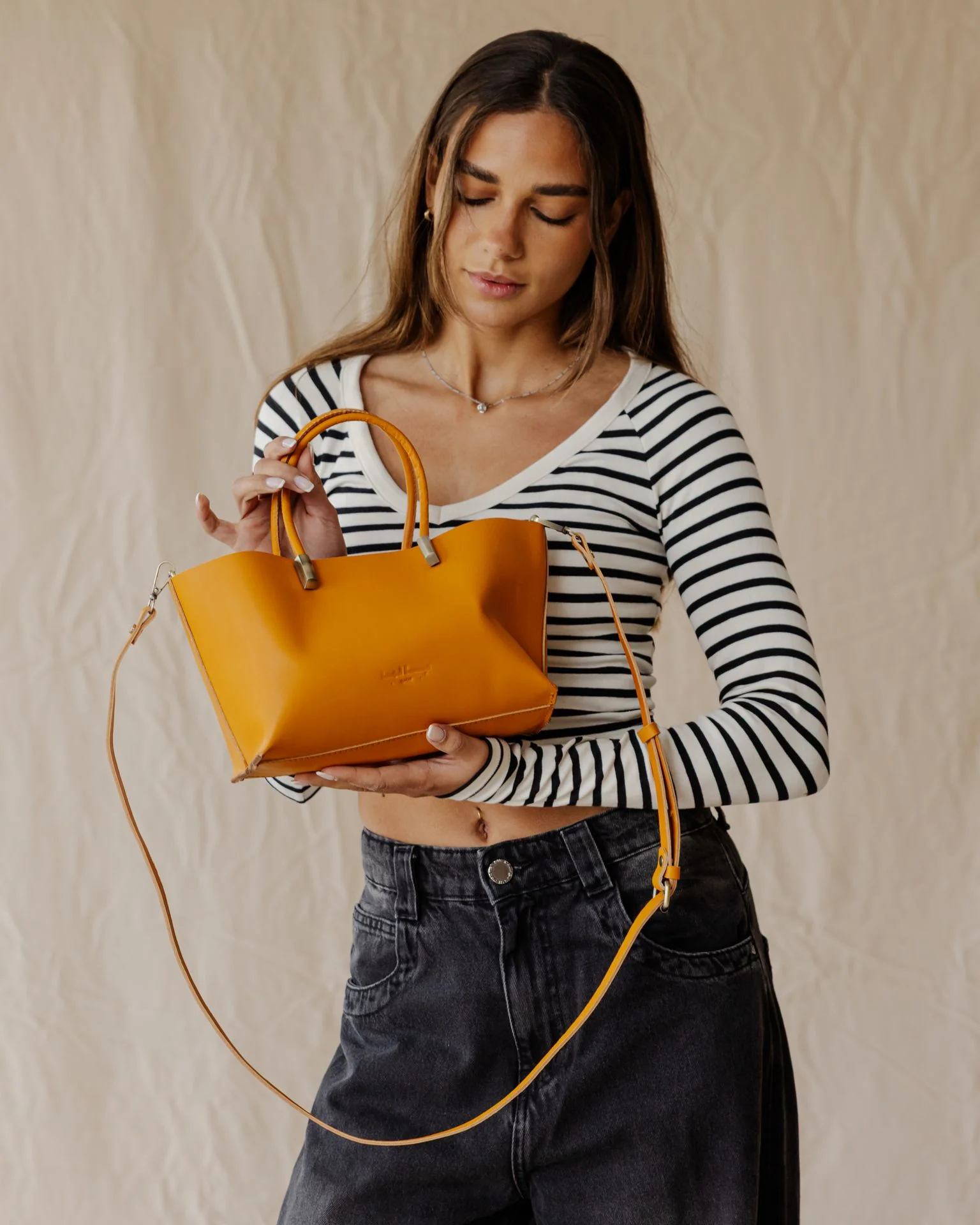 The Luce Genuine Bag In Tan - Image 4