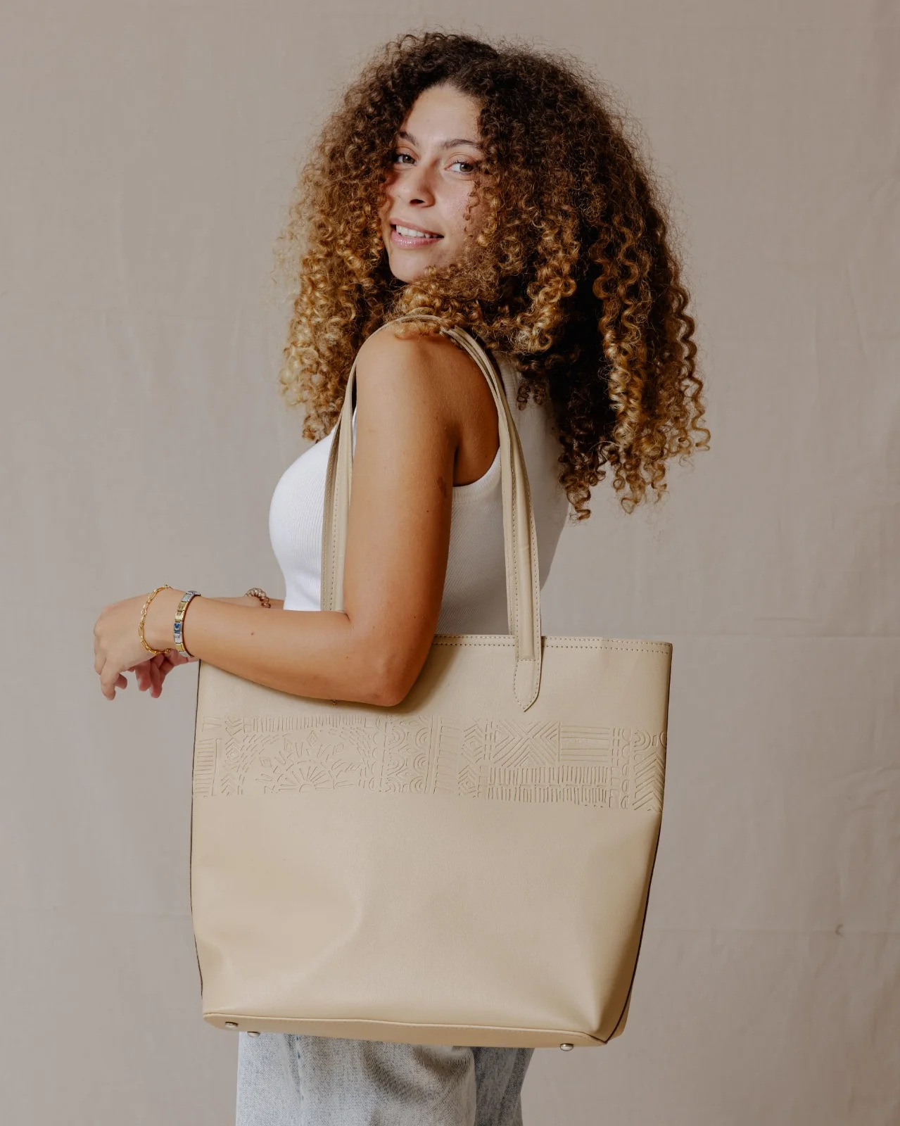 The Mayan Leather Tote Beige - Image 3