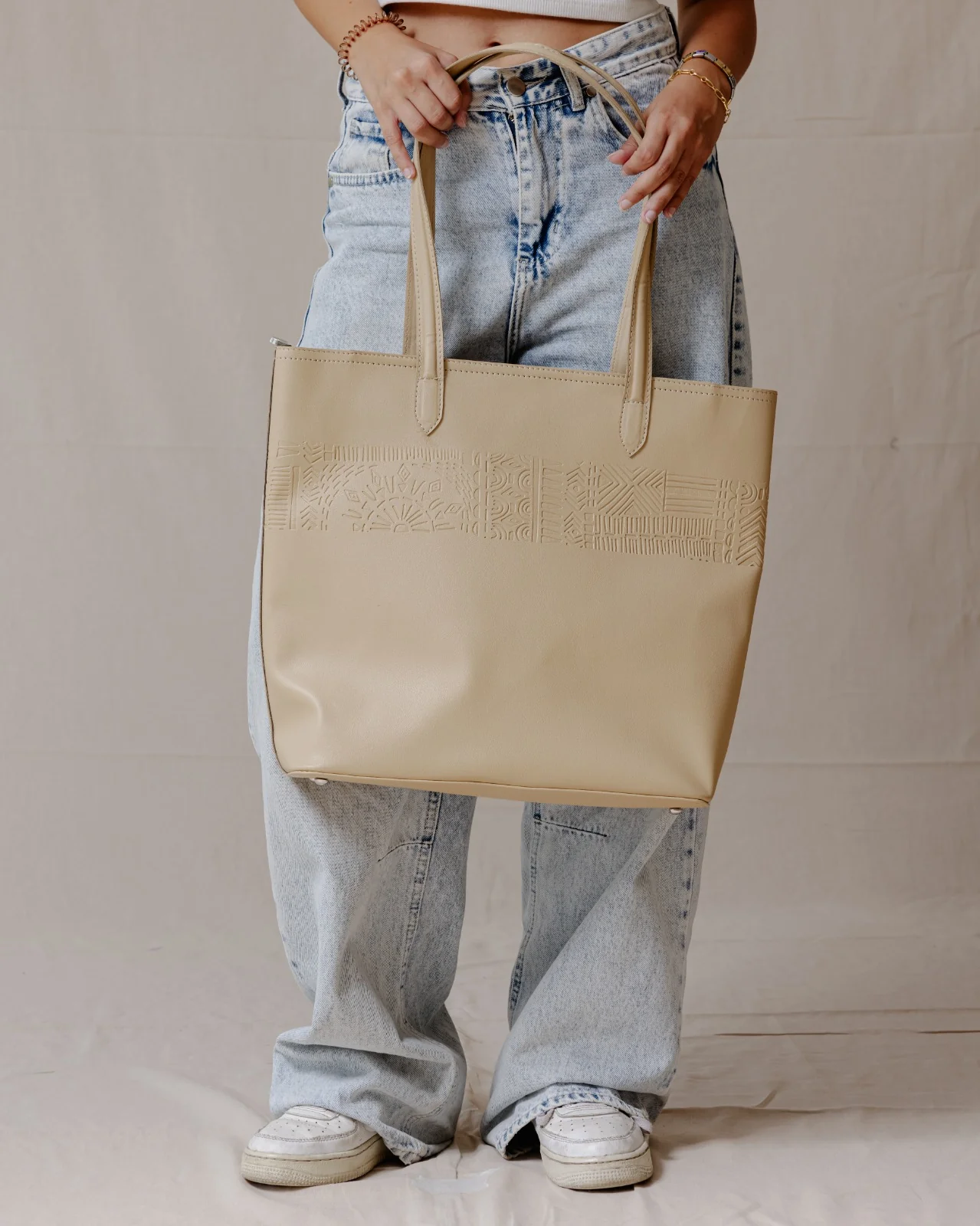 The Mayan Leather Tote Beige - Image 5