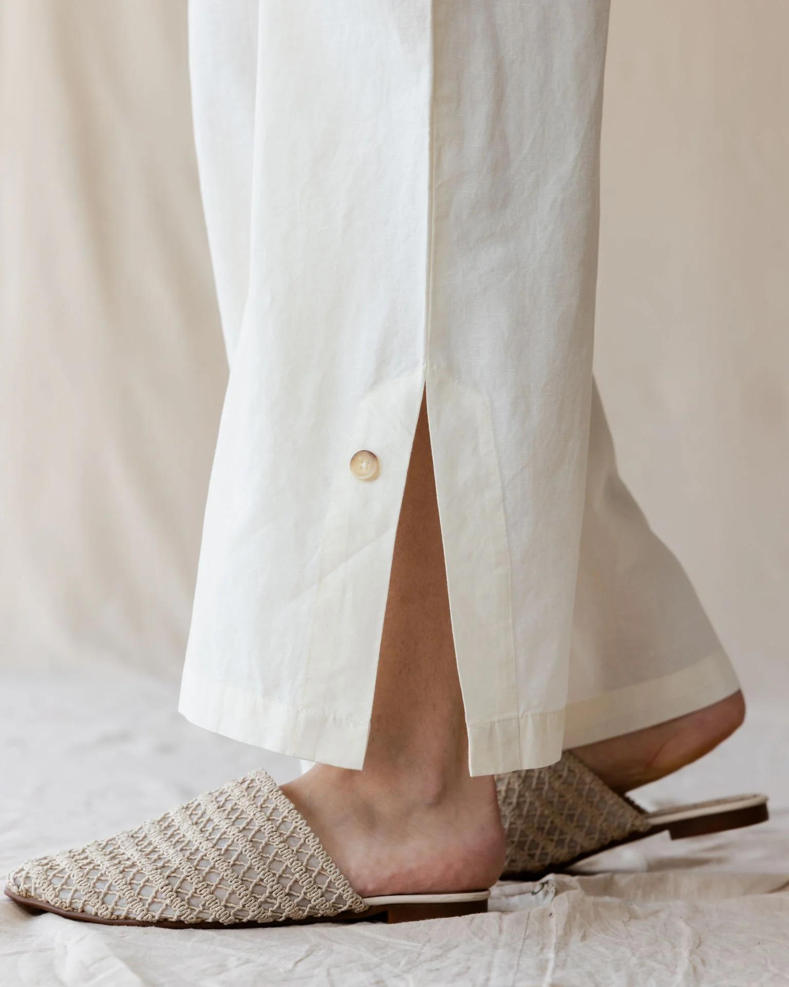 The Tailored Muse Off-White Set - Image 18
