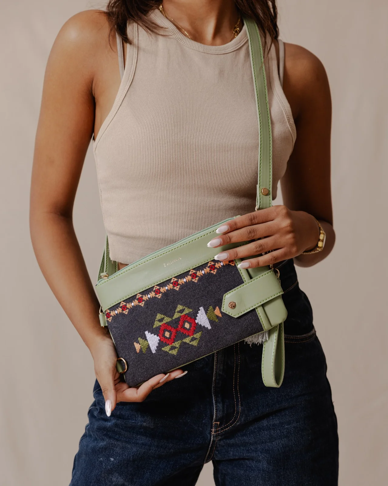 Tribal Tapestry Purse In Dark Blue X Pistachio - Image 4