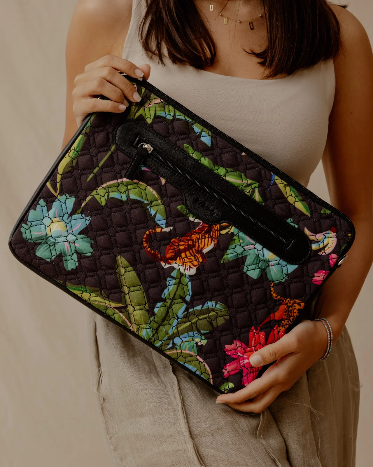 Tropical Living Quilted Sleeve Black - Image 6