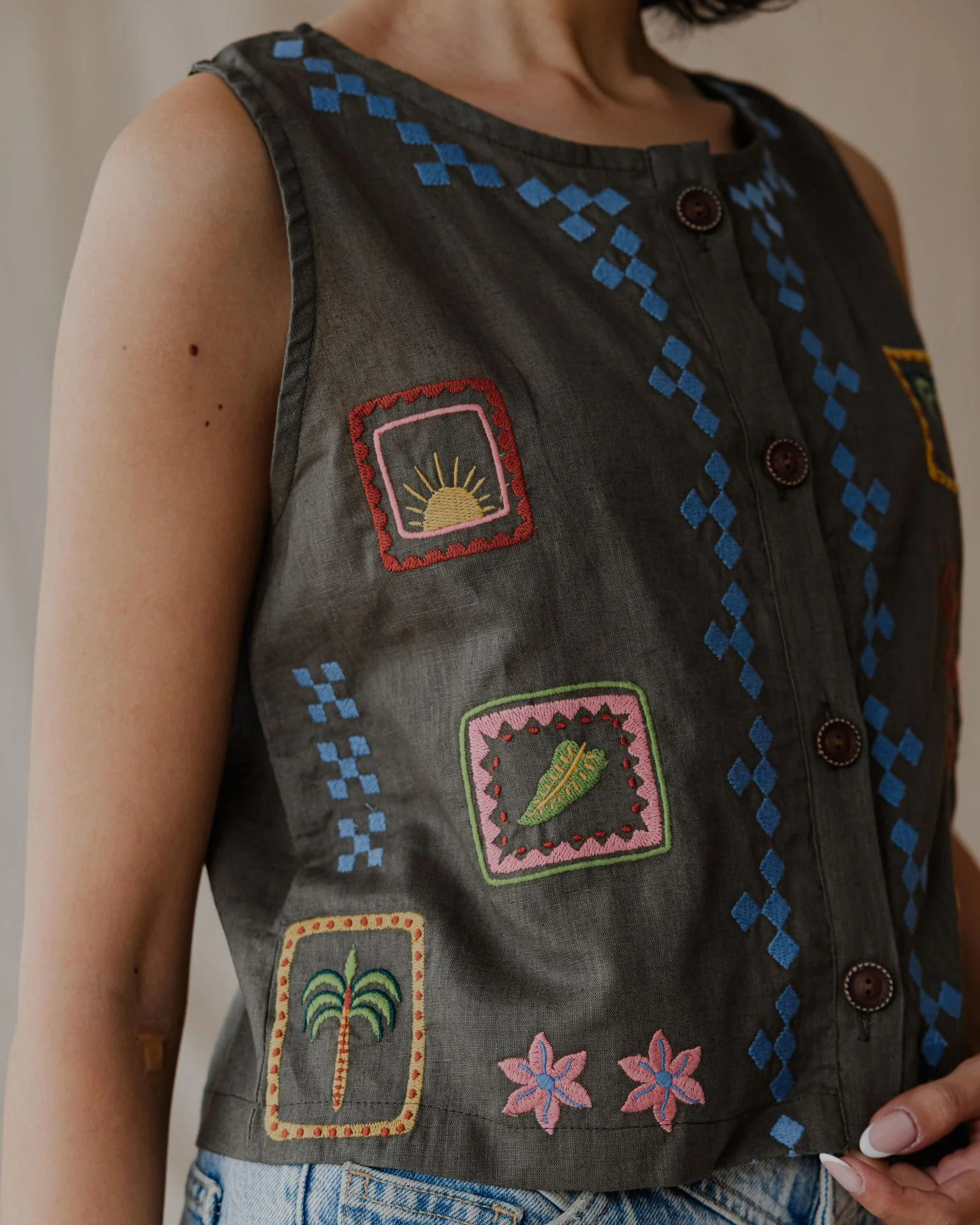 Tropical Threads Vest Olive - Image 4