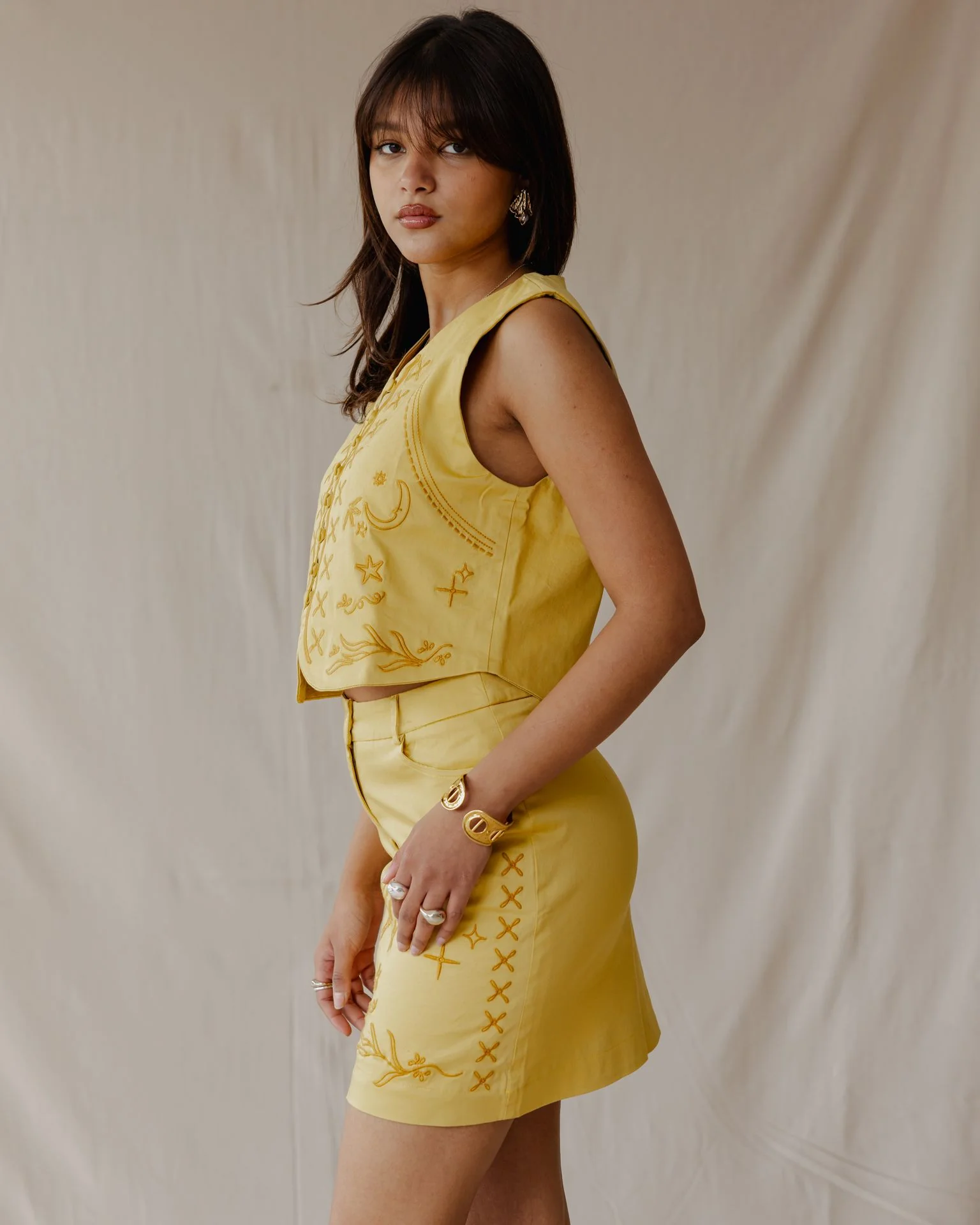 Village Vibes Set Mustard - Image 3