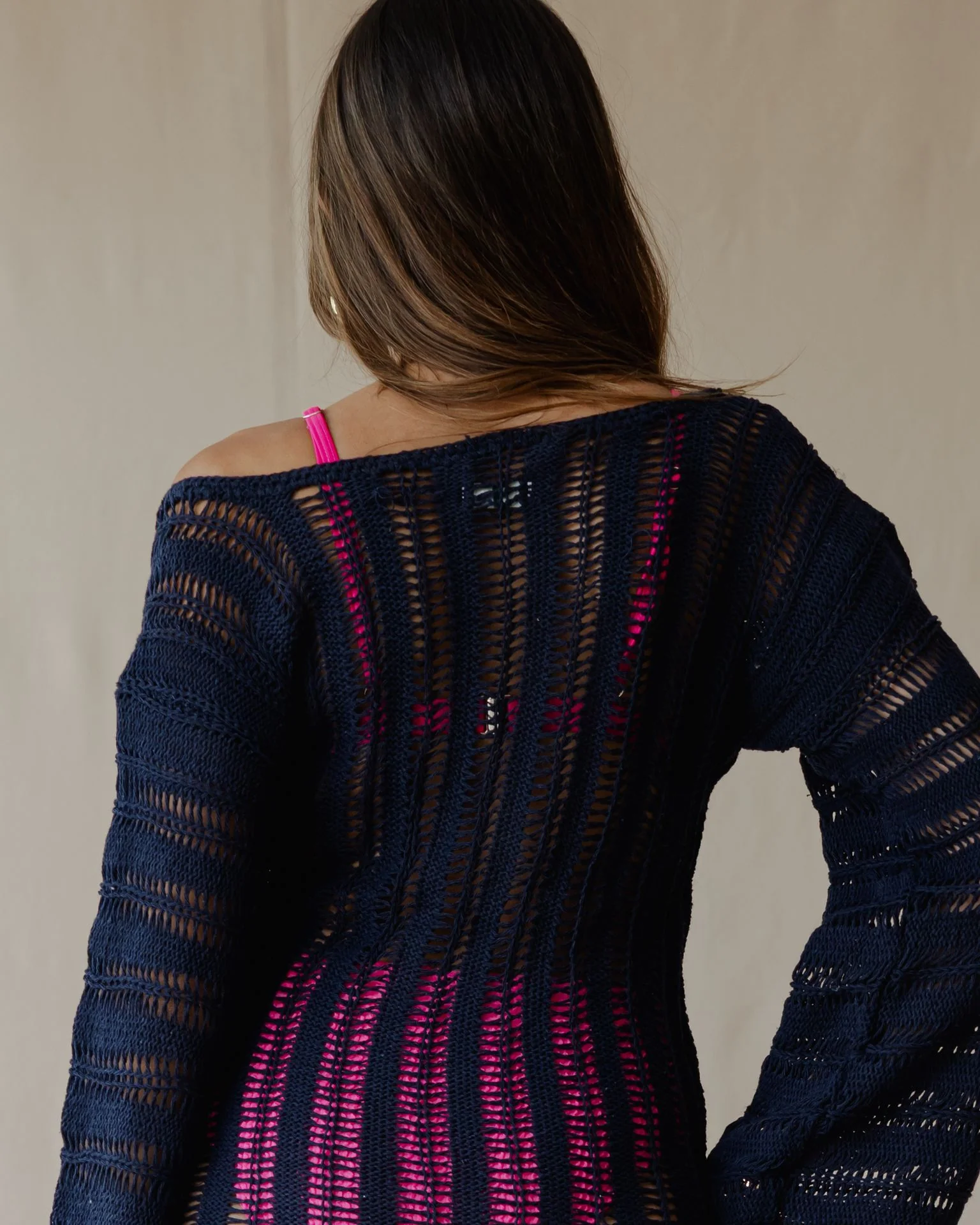 Waves & Weave Cover-Up Black - Image 6