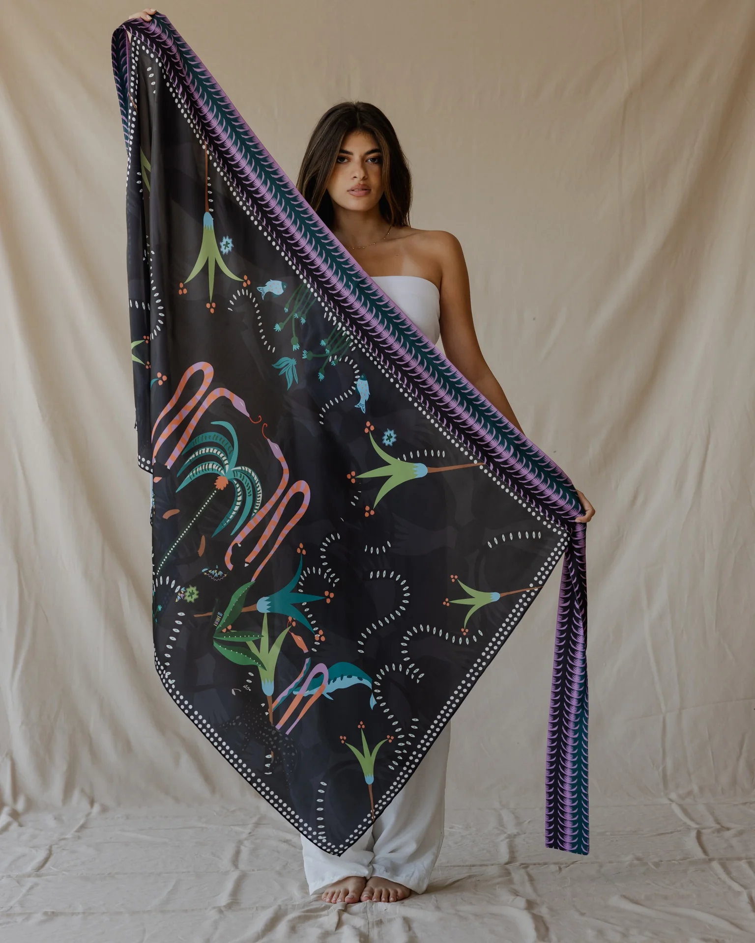 Wild Cats Sarong Black - Image 5