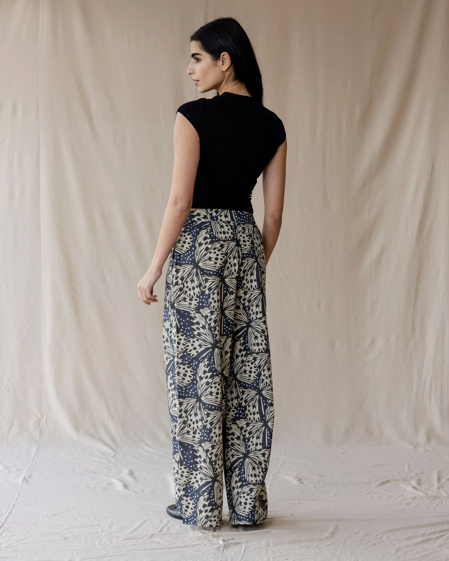 Wings of Bloom Pants In Ivory Noir - Image 5